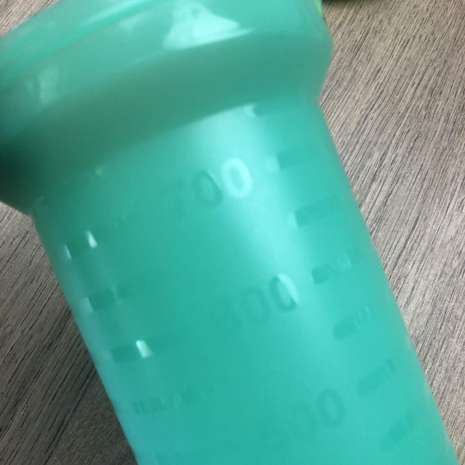 Tupperware 750ml Shaker Large Green EUC 4 Piece Milkshake Etc