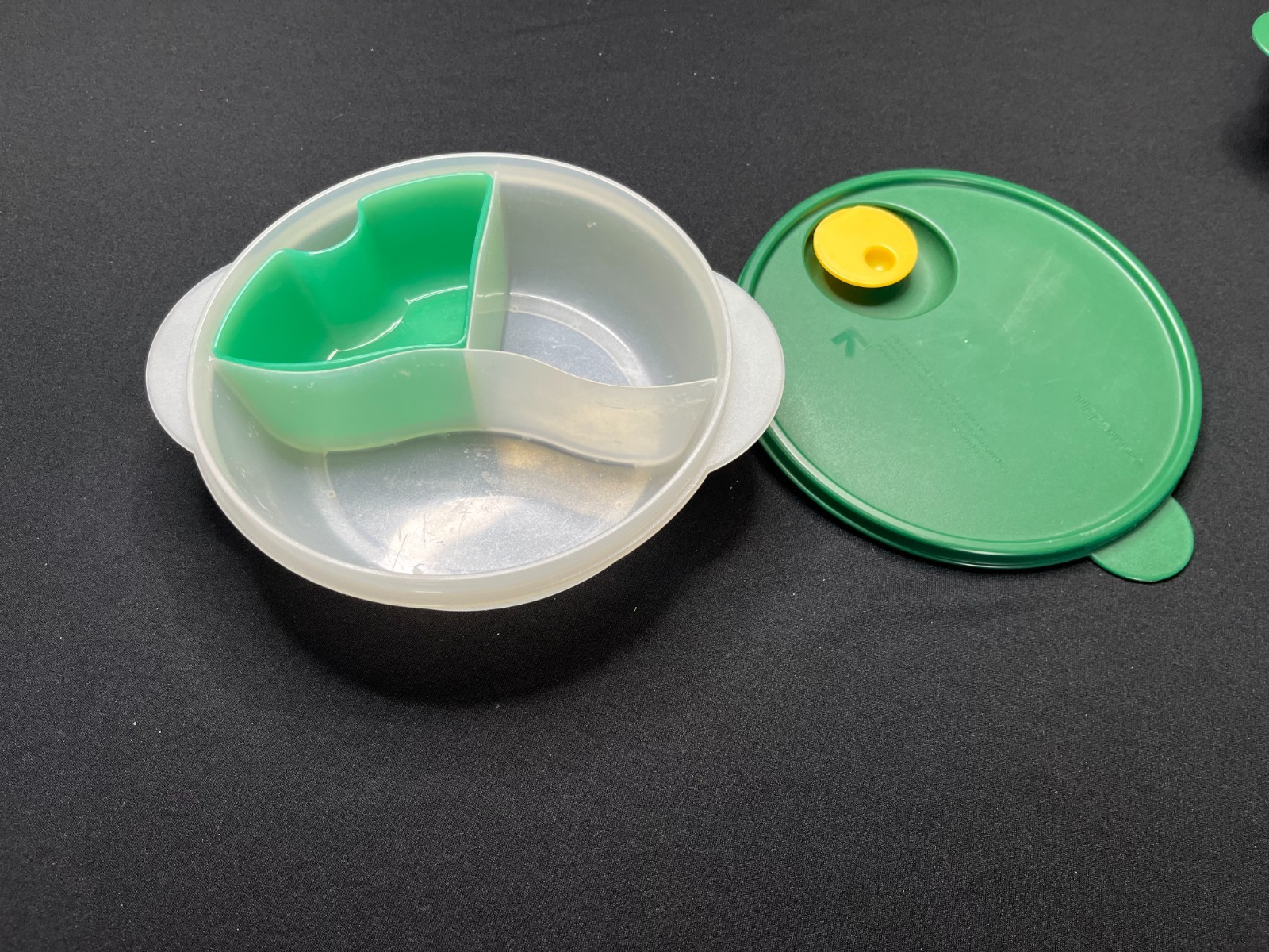 Tupperware Microwave Lot – 5 Bowl Set with 5 Lids & Vegetable + Divider Steamer