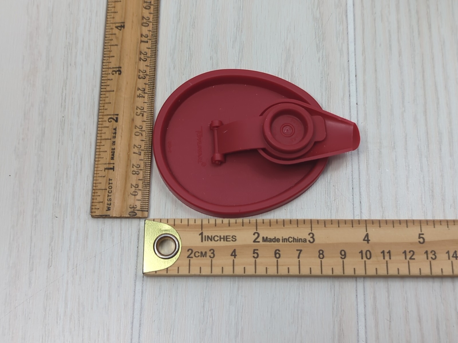 Tupperware Sweet Saver Syrup Dispenser 640-10 Red Lid pour Spout vintage