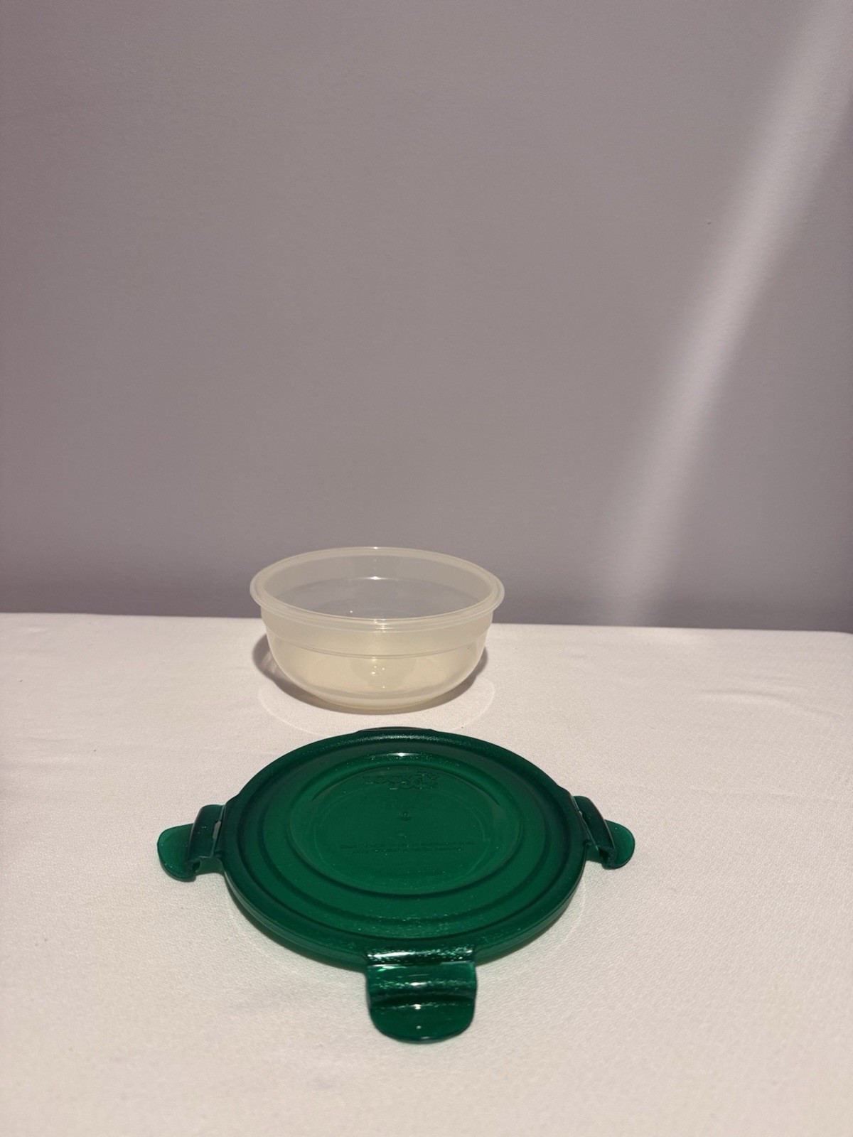 Lock N Lock Bowl 24 Ounces Green Seal