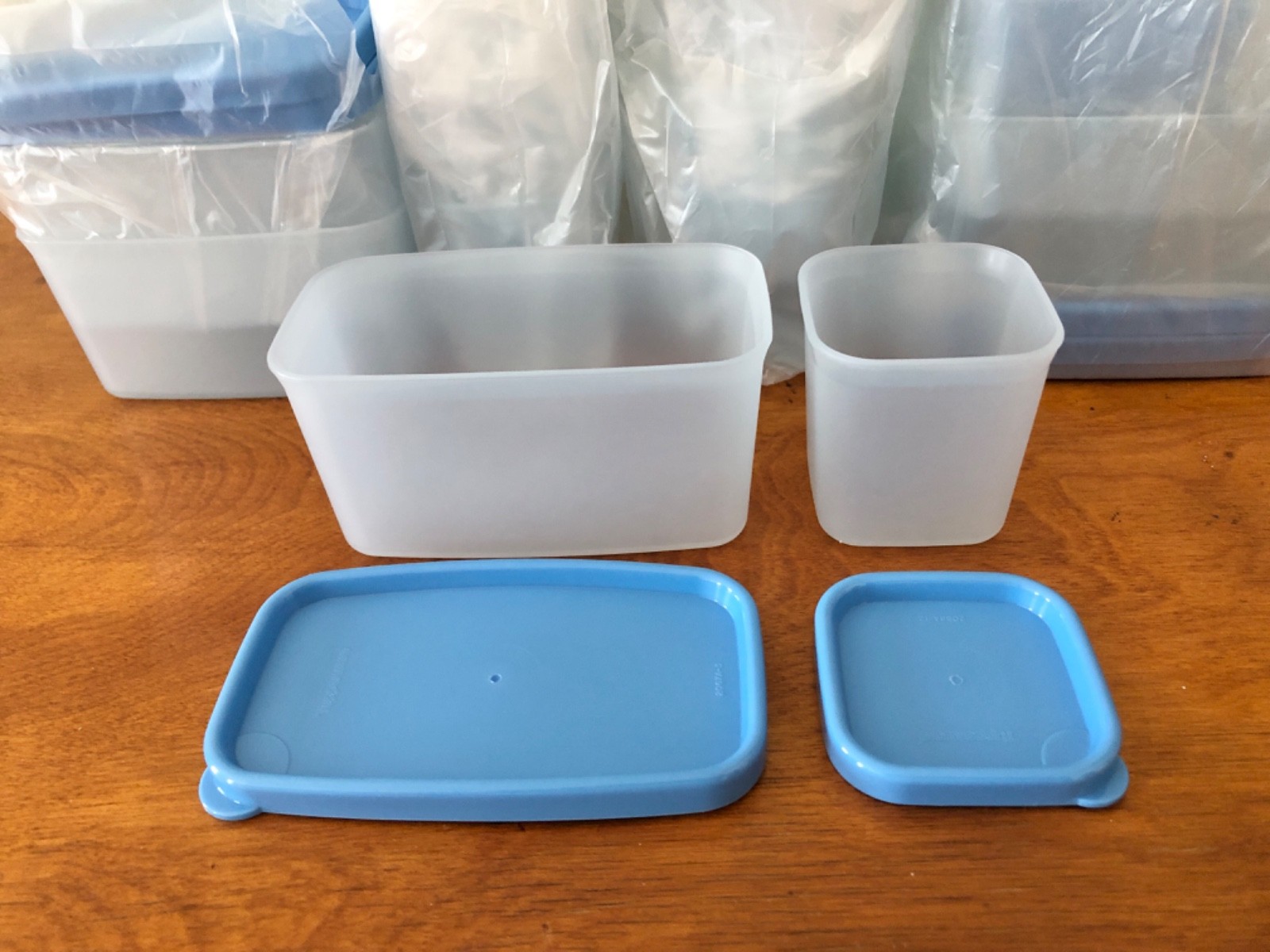 TUPPERWARE HANDY FUNCTIONAL PETITE SQUARE CONTAINERS (14 PIECES)*NEW IN ORG BOX*