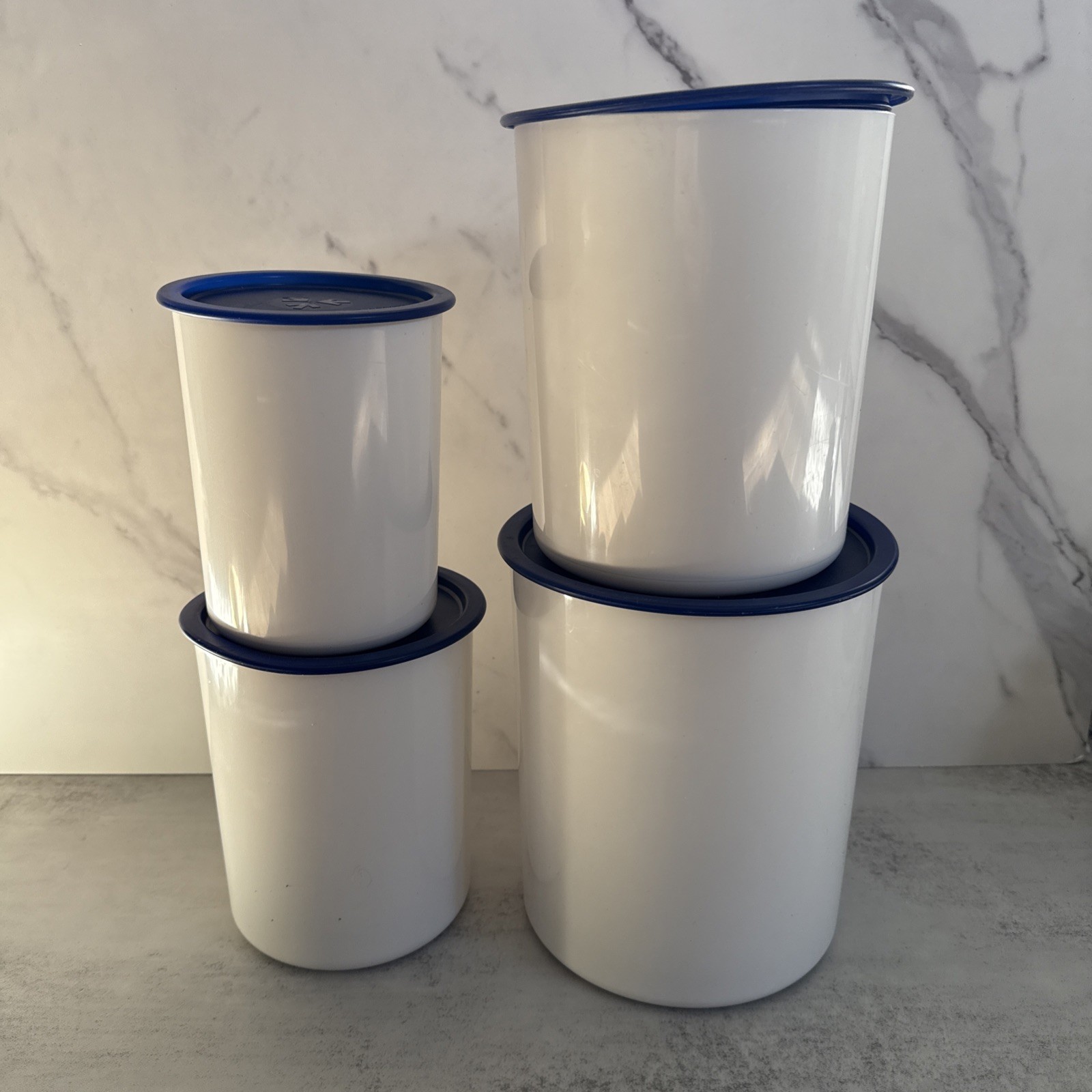 Tupperware Nesting Storage Containers Set 4 White Blue Lids Kitchen Canister