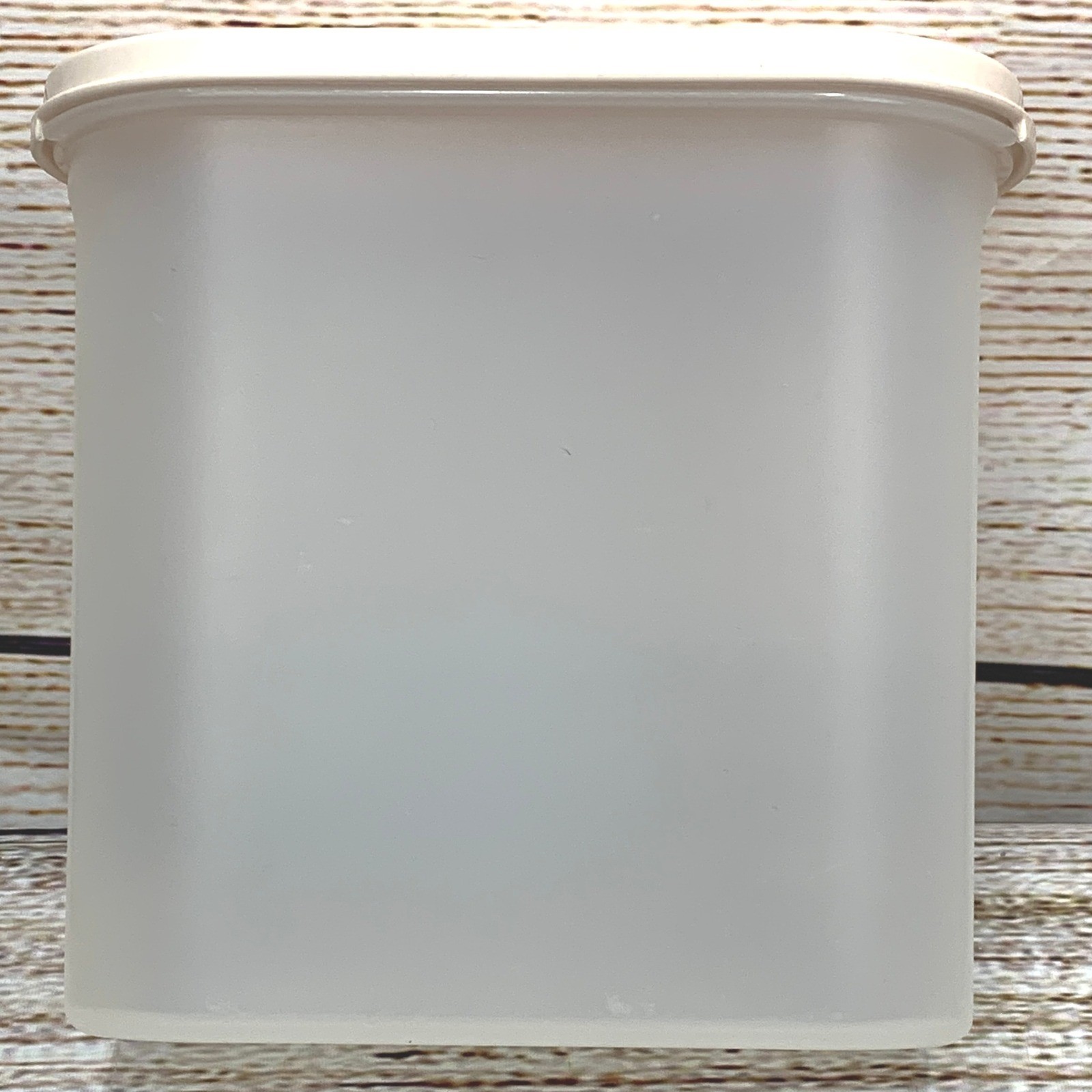 Tupperware Storer Container #1613-21 #1616-18 Rectangular Vintage Beige Lid