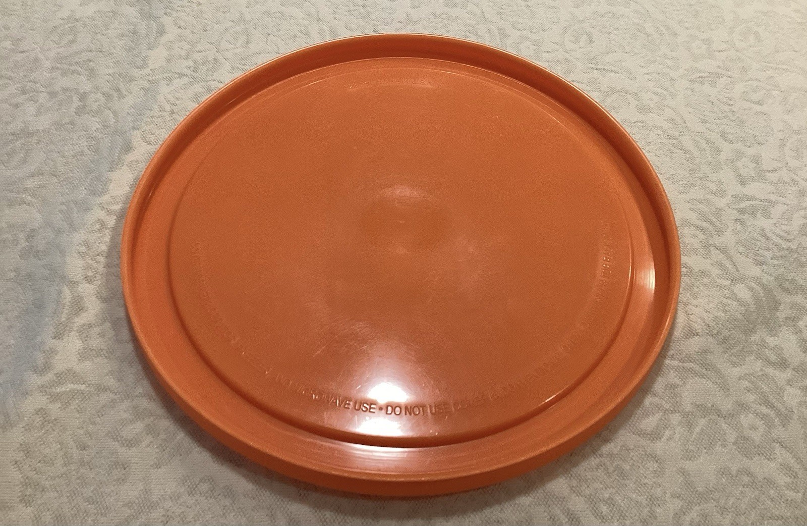 Lot Of 8 Pyrex Covers Red 7200 (4) 7402 (1) 7211 (1)Blue 7202 (1) Orange 323 (1)