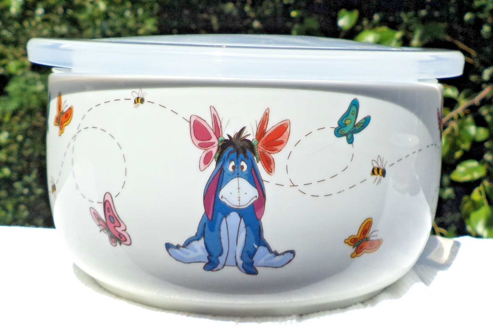 Disney WINNIE the POOH Ceramic STORAGE BOWL Vent Pressure LID Large 7.5″ NEW