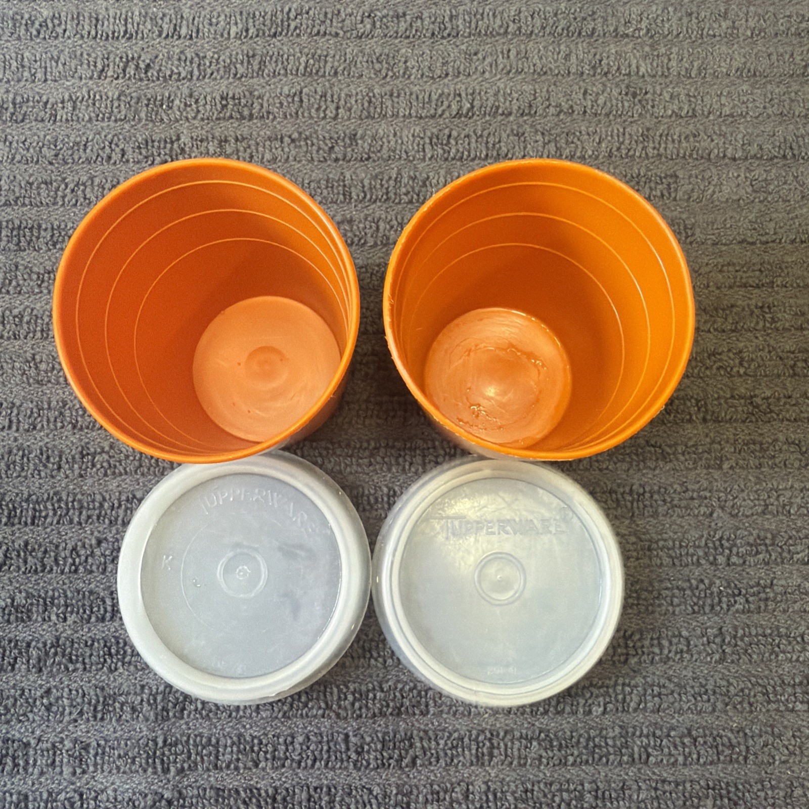 2 Tupperware MCM 101 Mini Midget SALAD DRESSING CONTAINERS 201 LIDS Orange