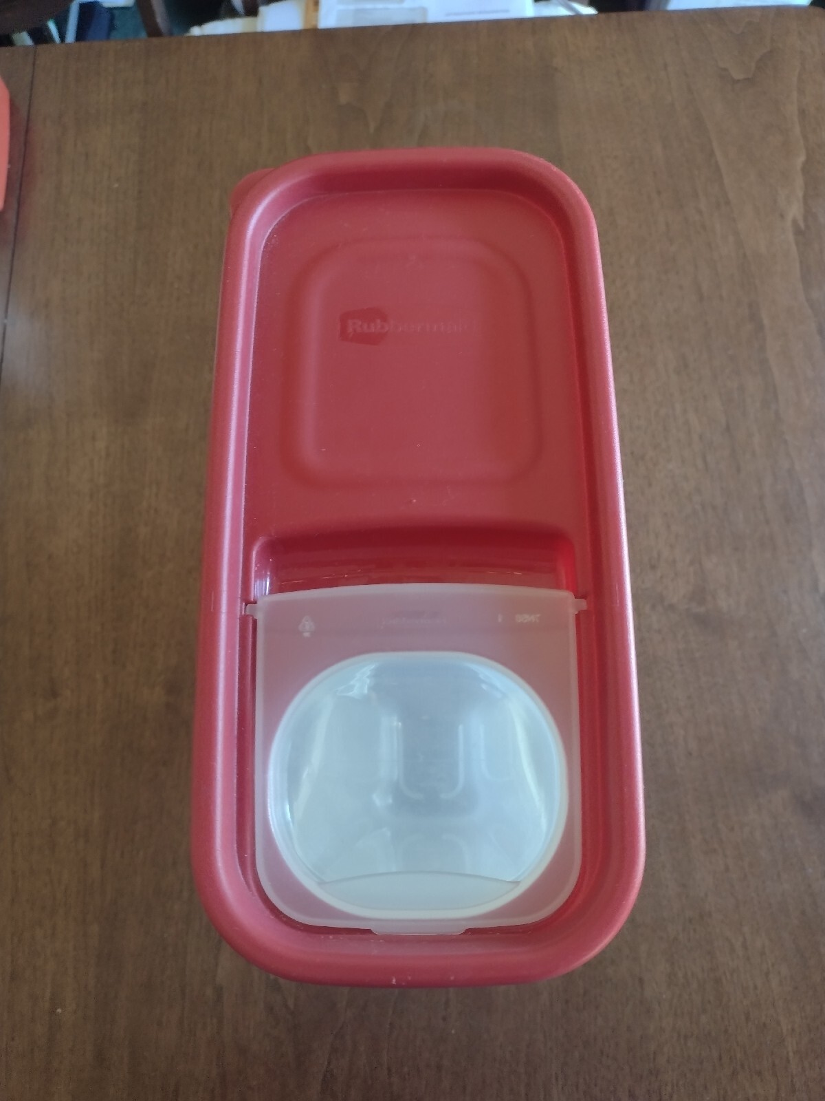 Rubbermaid Food Storage 22.8 Cups Cereal Rice Pasta Red Flip Top Lid 5.4 L