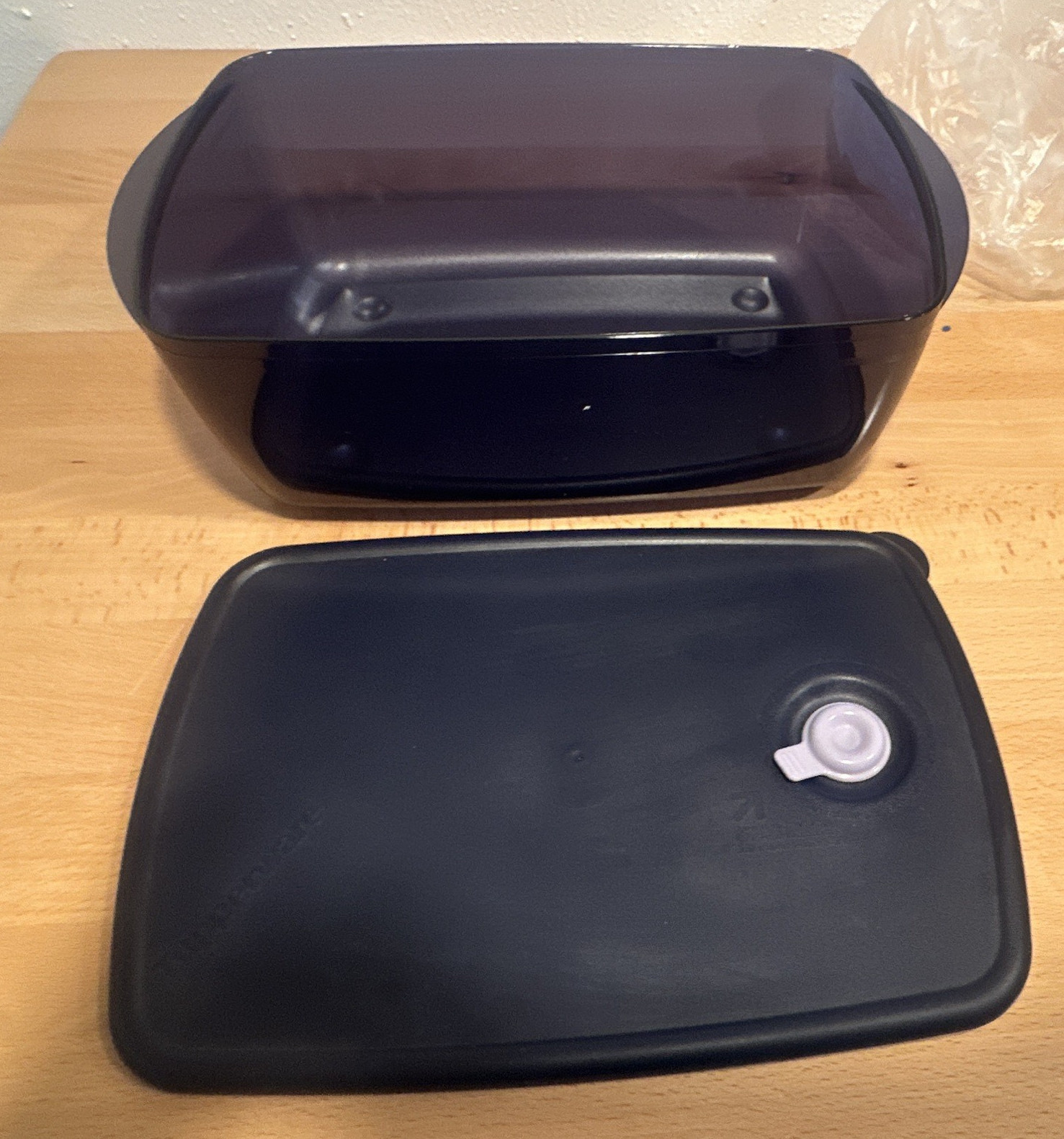 Tupperware Vent n Serve 2 piece set Indigo Blue 3.75 quart Capacity New