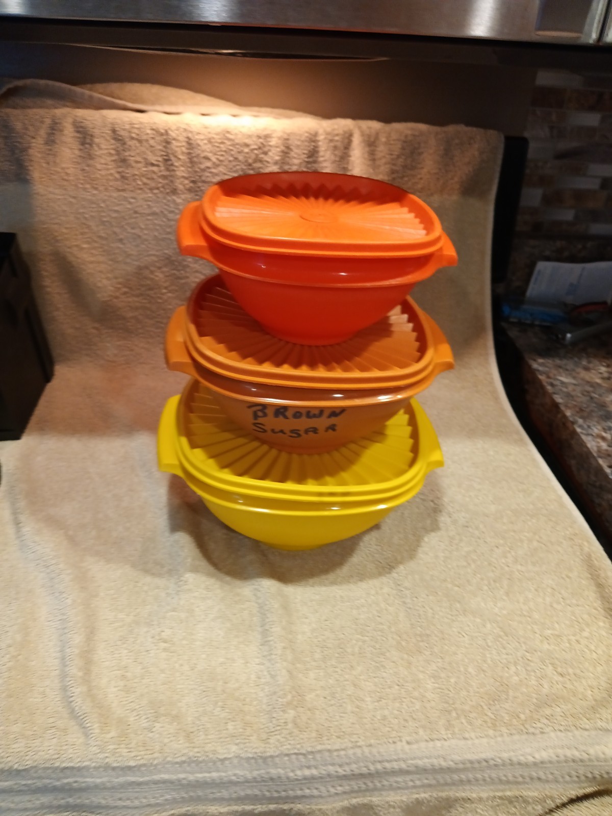 Tupperware SERVALIER SERVING HANDLED BOWLS bowl Vintage 3 Pc Set + Seals Harvest