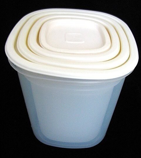 Rubbermaid Servin Saver Nesting Food Storage Containers 4 Pc. Set #5, #6, #7, #8