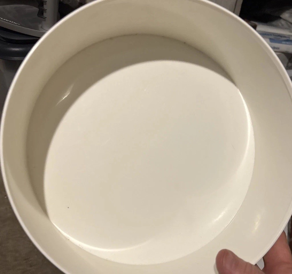 TUPPERWARE #3421A-2 Food Storage One Touch Snowman Flake Cookie Canister Red