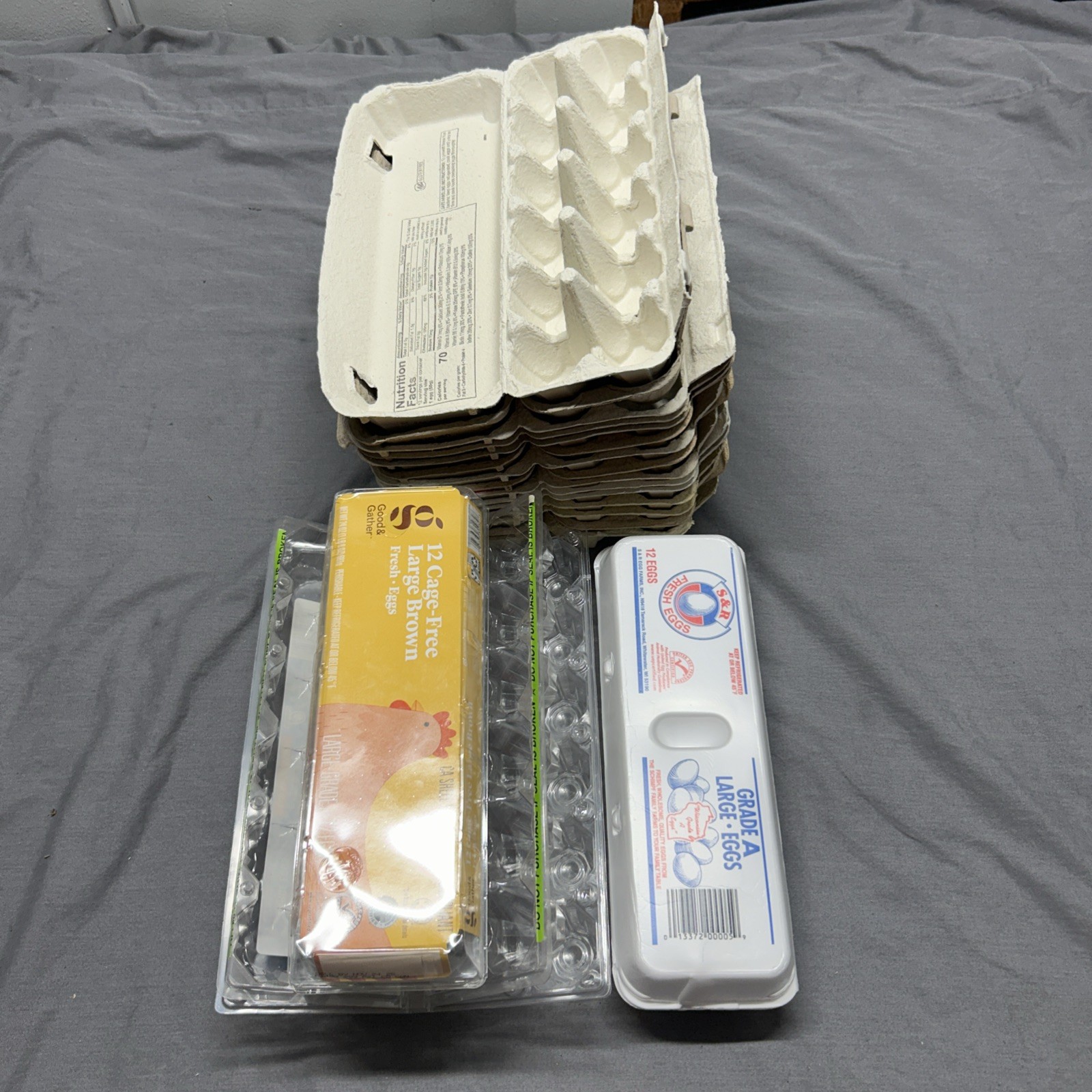 CARDBOARD, FOAM, PLASTIC CLEAN USED EGG CARTONS HOLDS 1 DOZEN EGGS (LOT OF 20)