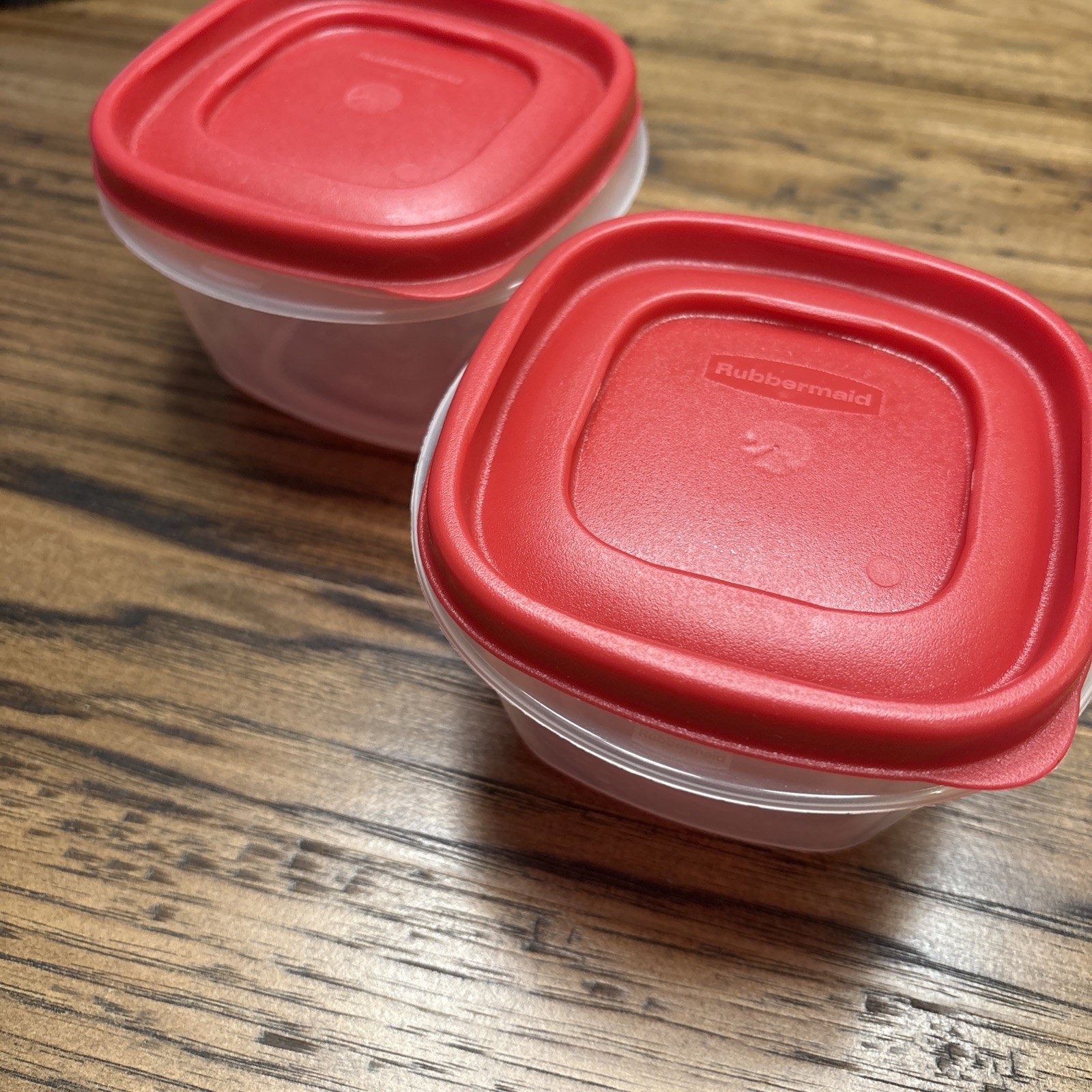 Set of 2 Rubbermaid 7J57 2 Cup 473ml Food Storage Containers w/ Red Snap-on Lids