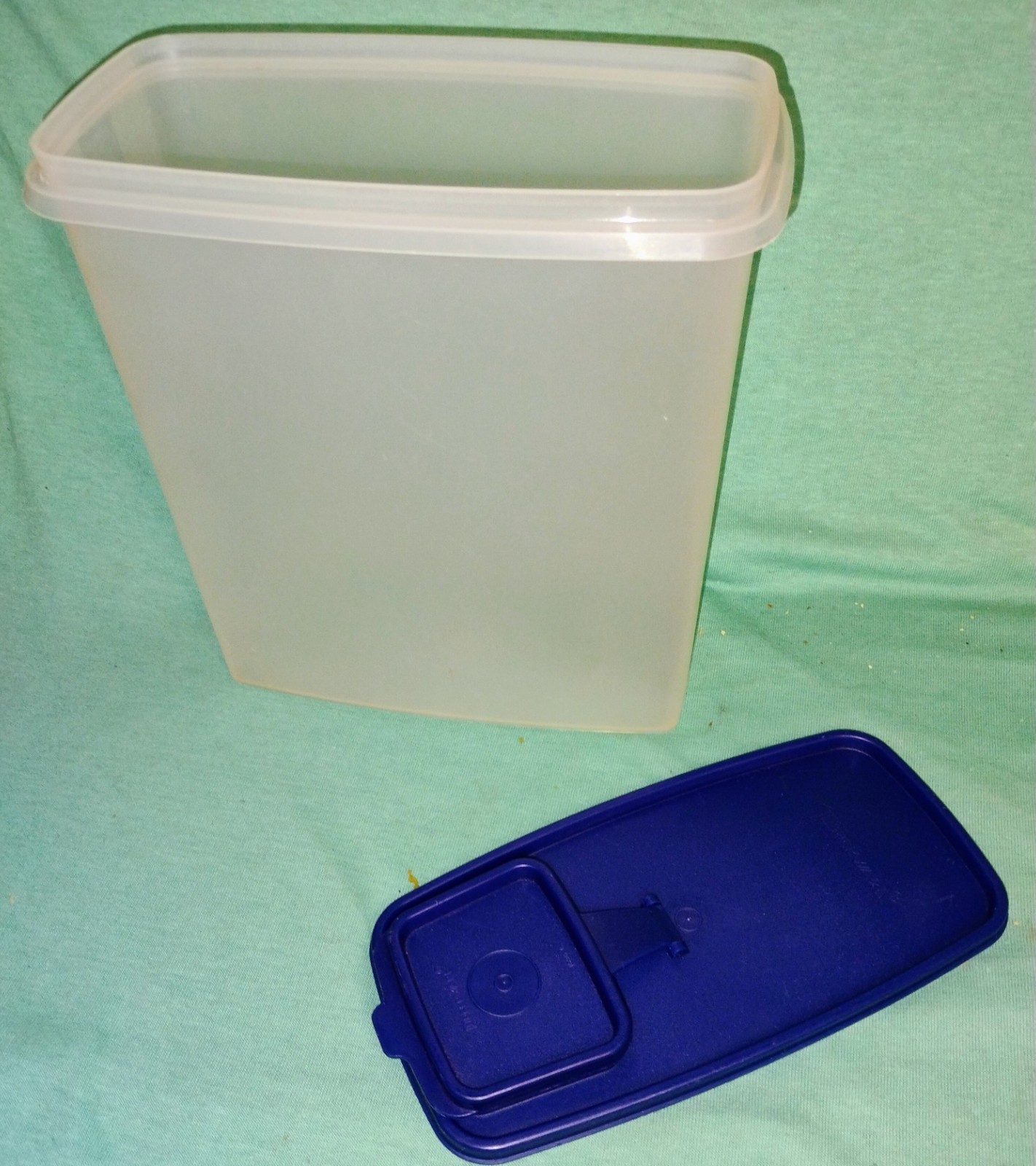 Tupperware SUPER CEREAL STORERS – Various colors