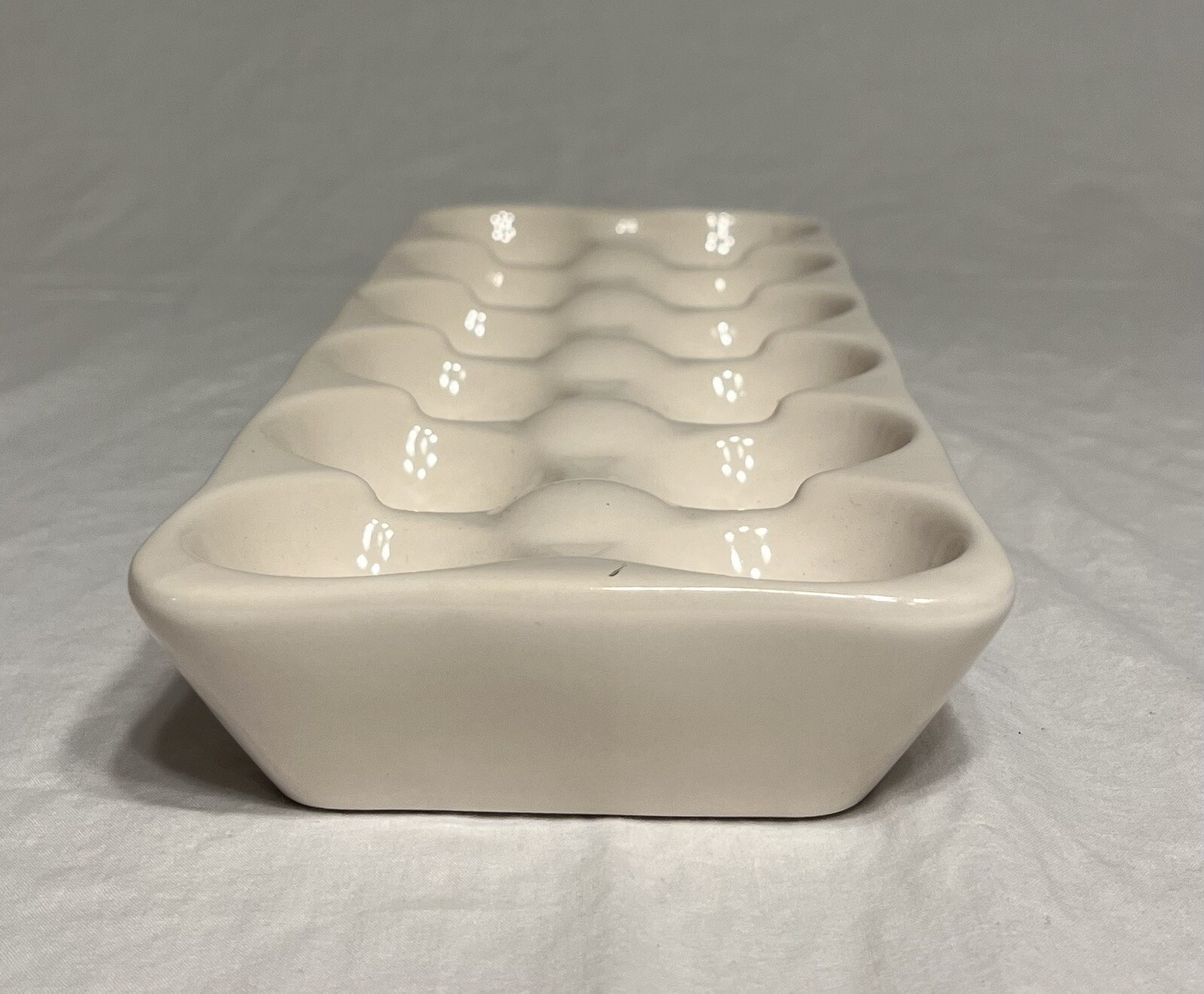 Rae Dunn Artisan Collection FREE RANGE Dozen egg holder twelve ~ New
