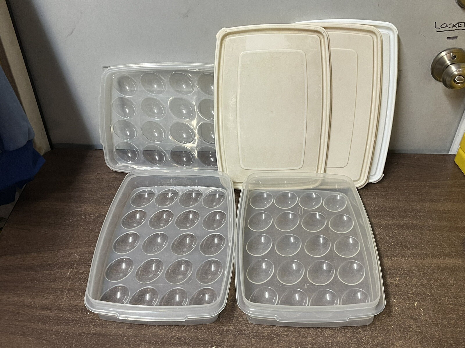 Lot of 3 Rubbermaid Servin’ Saver Deviled Egg Keeper Container #0070 with Lid