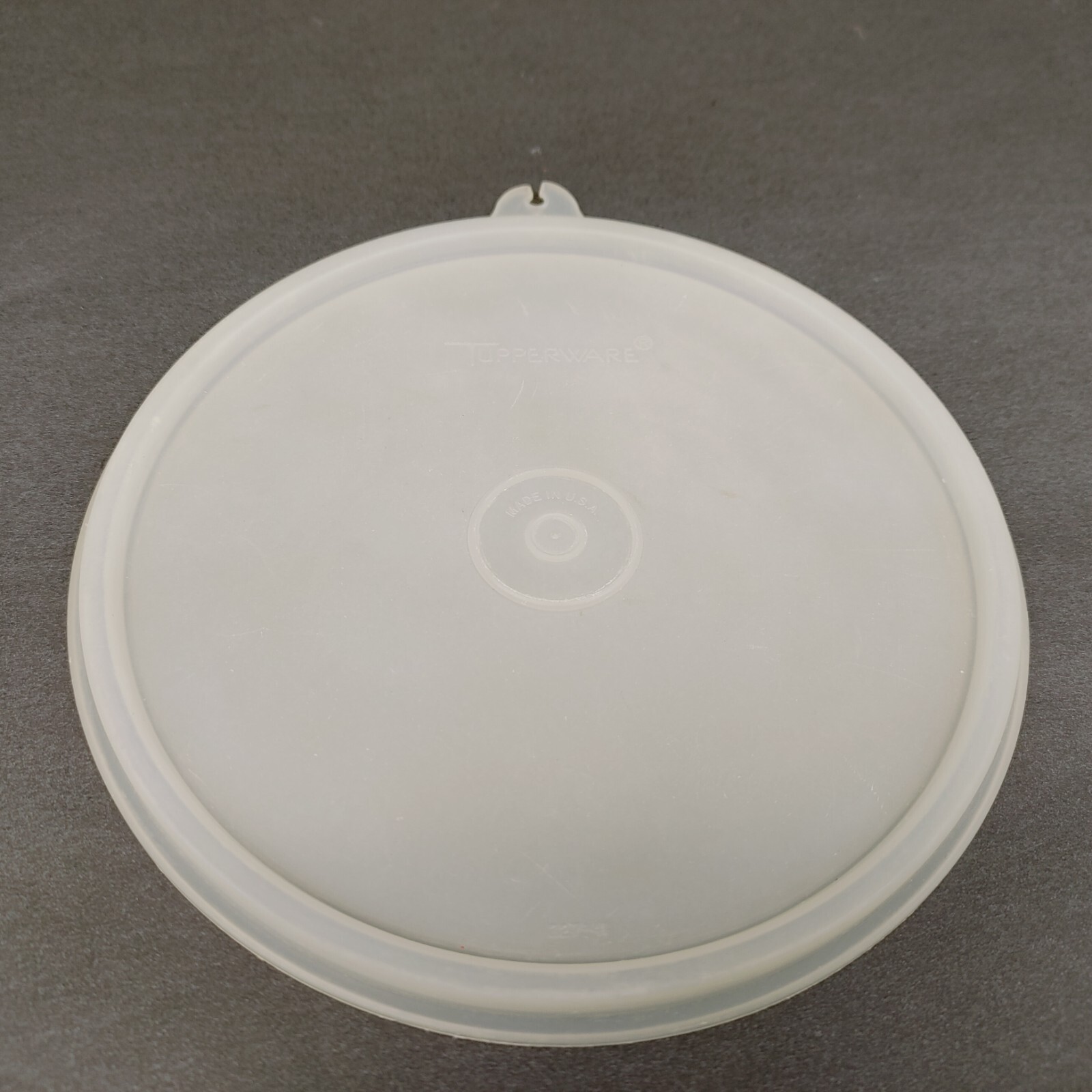 Tupperware 227-41 Replacement Lid Clear Sheer Round 6″ Interior C Tab