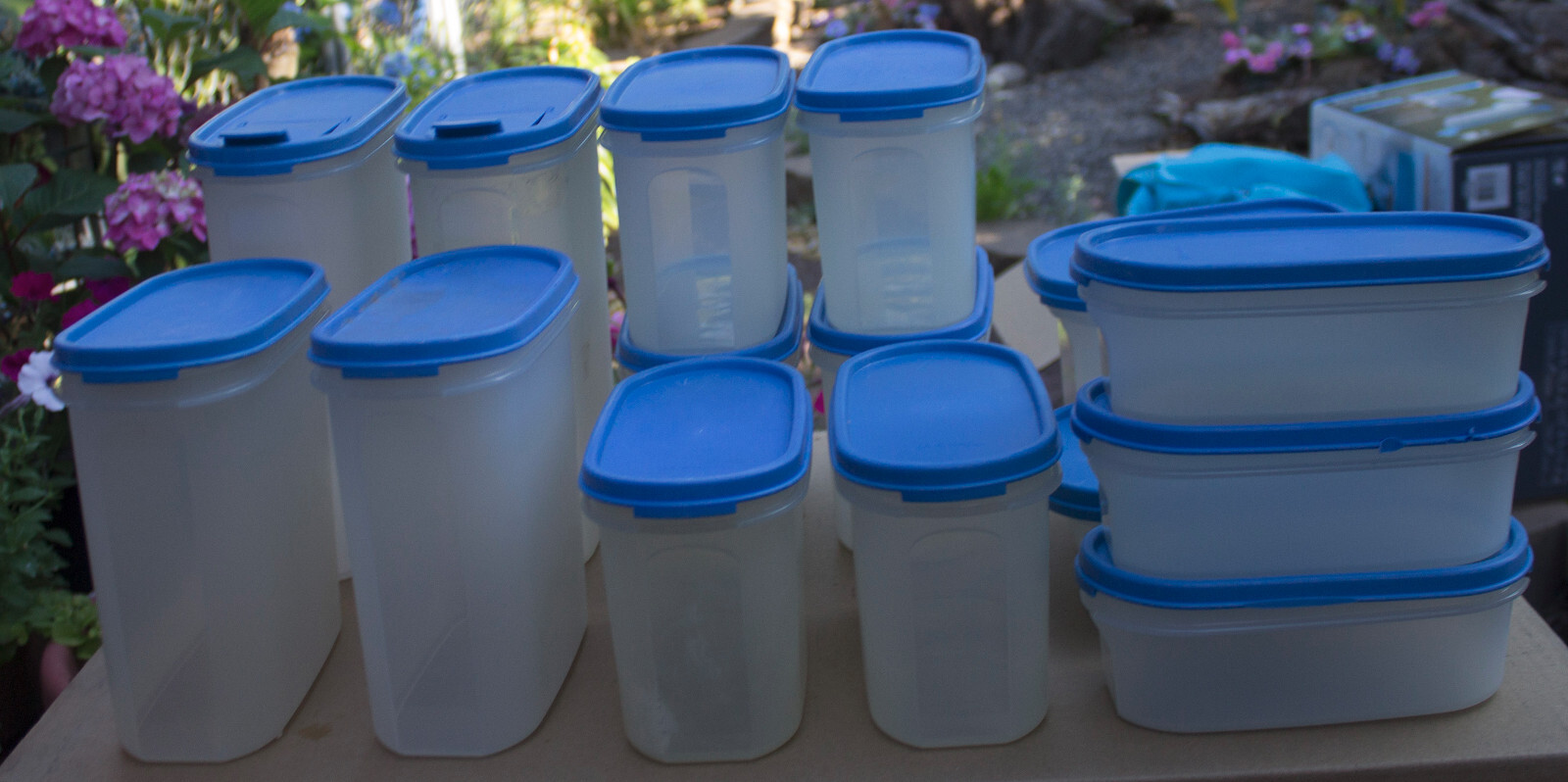 15 Vintage Tupperware Food Containers Various sizes, See Description.