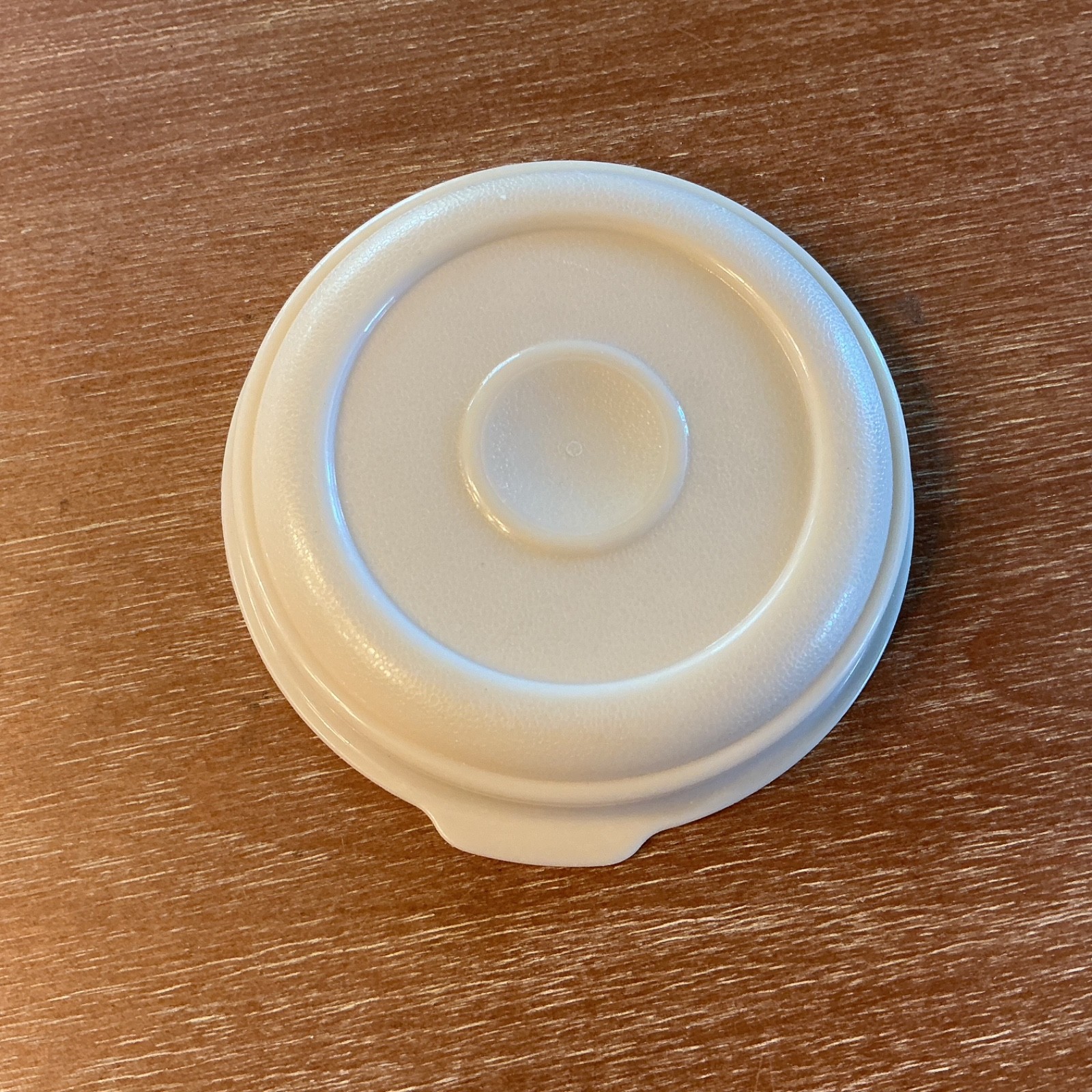 Vintage Rubbermaid #6-10 ounce Servin Saver Small Round Almond Lid Only