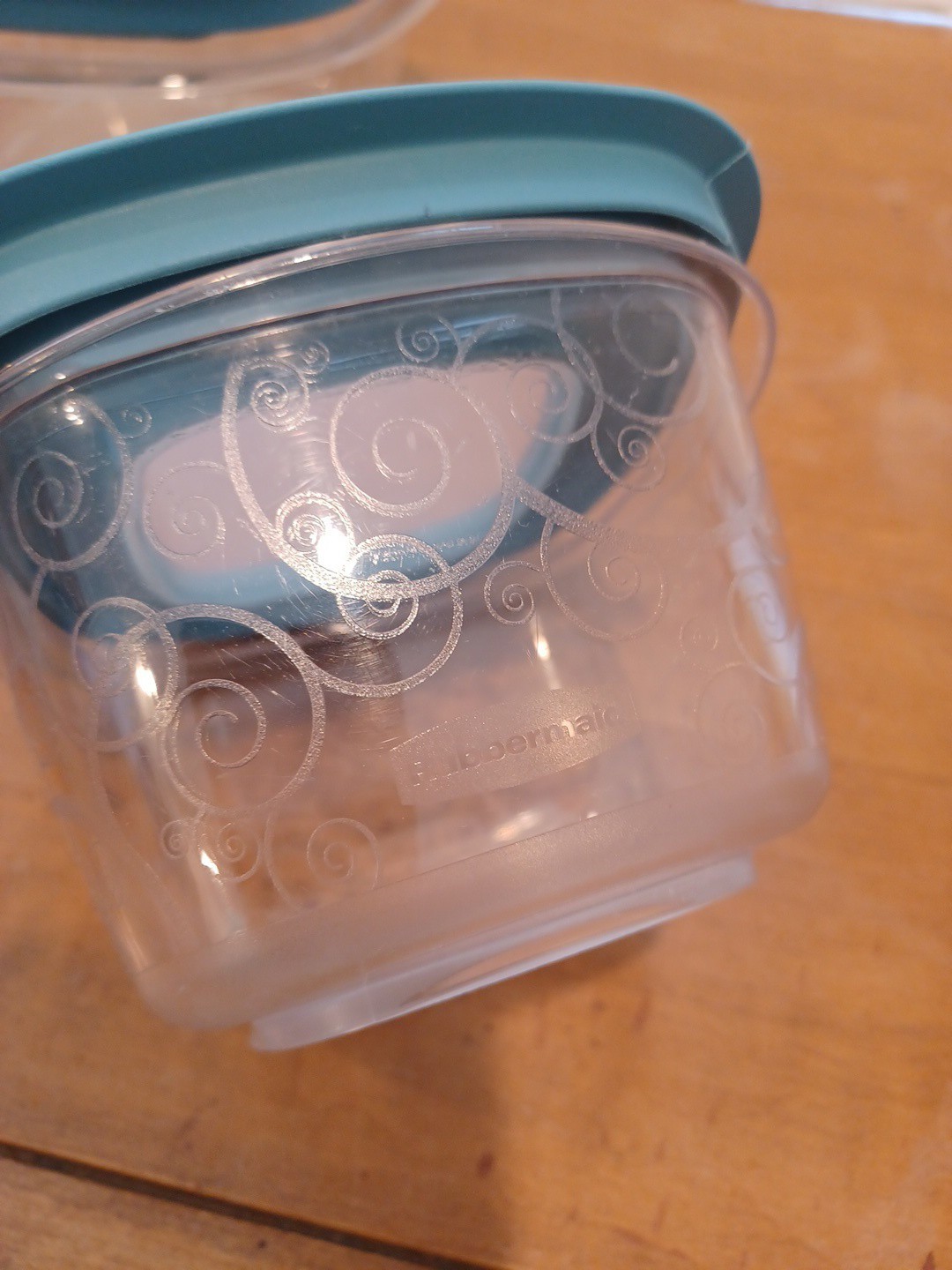 4 Rubbermaid Premier Swirl Food Storage Containers Lids 5c, 2c, 1.25c Teal Blue