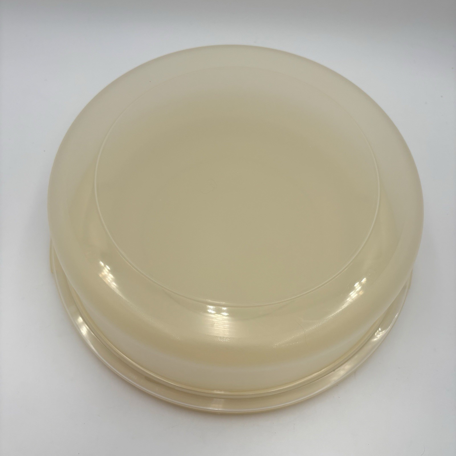 Vintage 12″ Rubbermaid Servin’ Saver Pie Carrier Container w/Handles Cake Saver