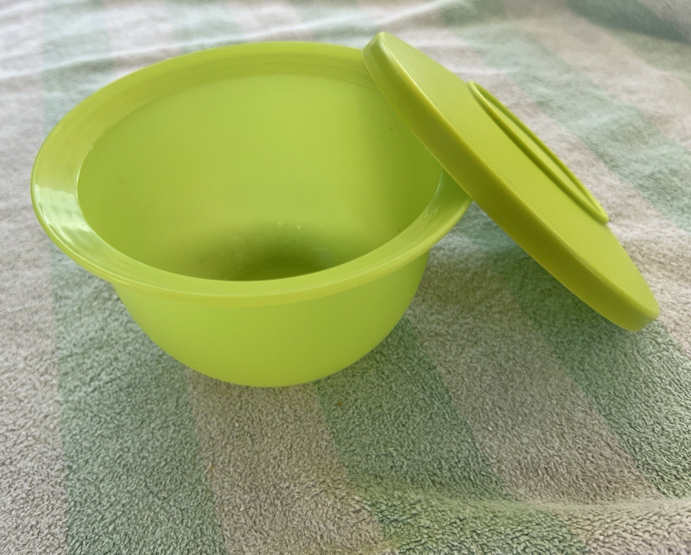 Tupperware 2pc 260ml Round Snack Container Set, Snap Lid, Green