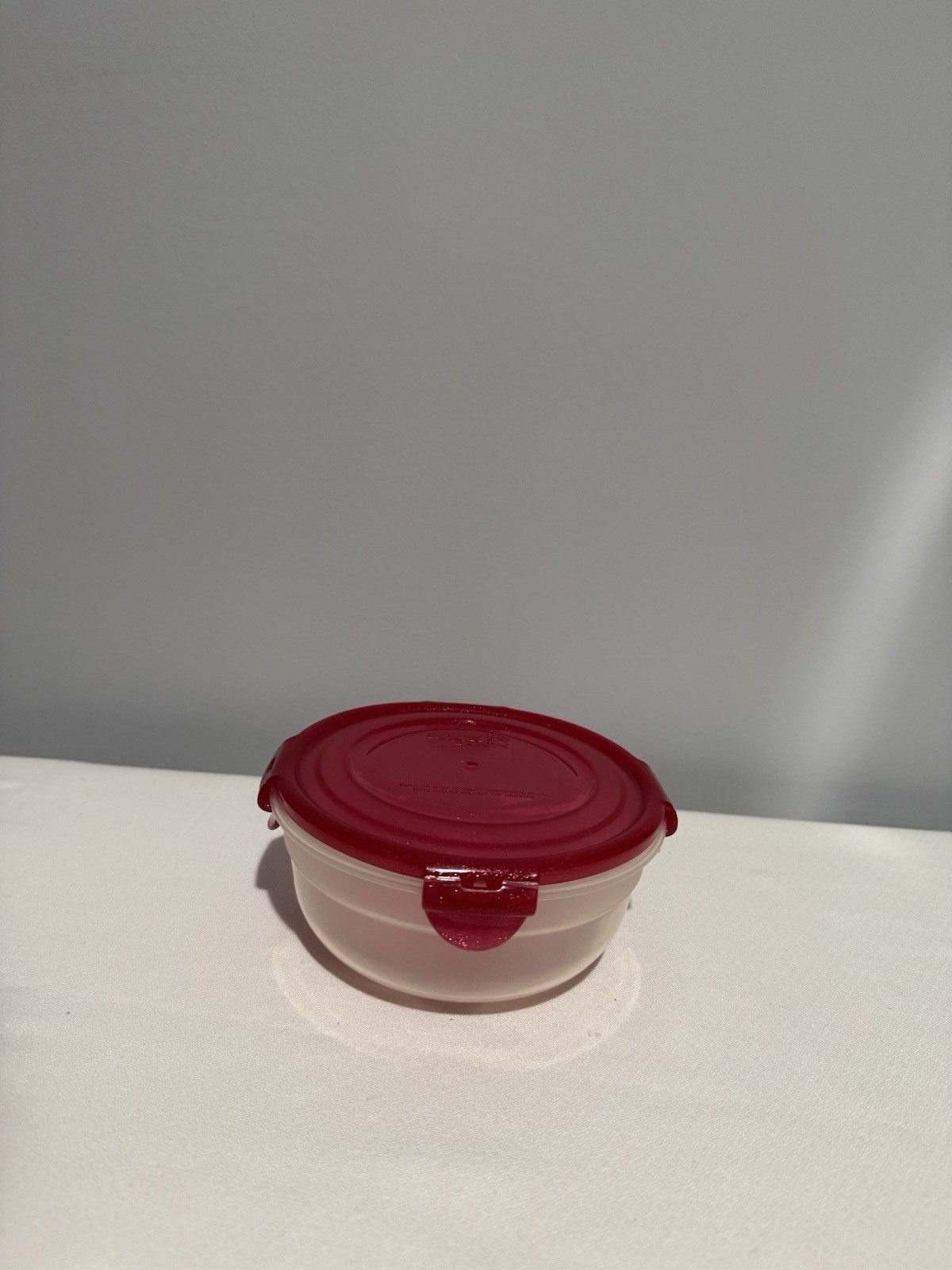 Lock N Lock Bowl 24 Ounces Red Seal
