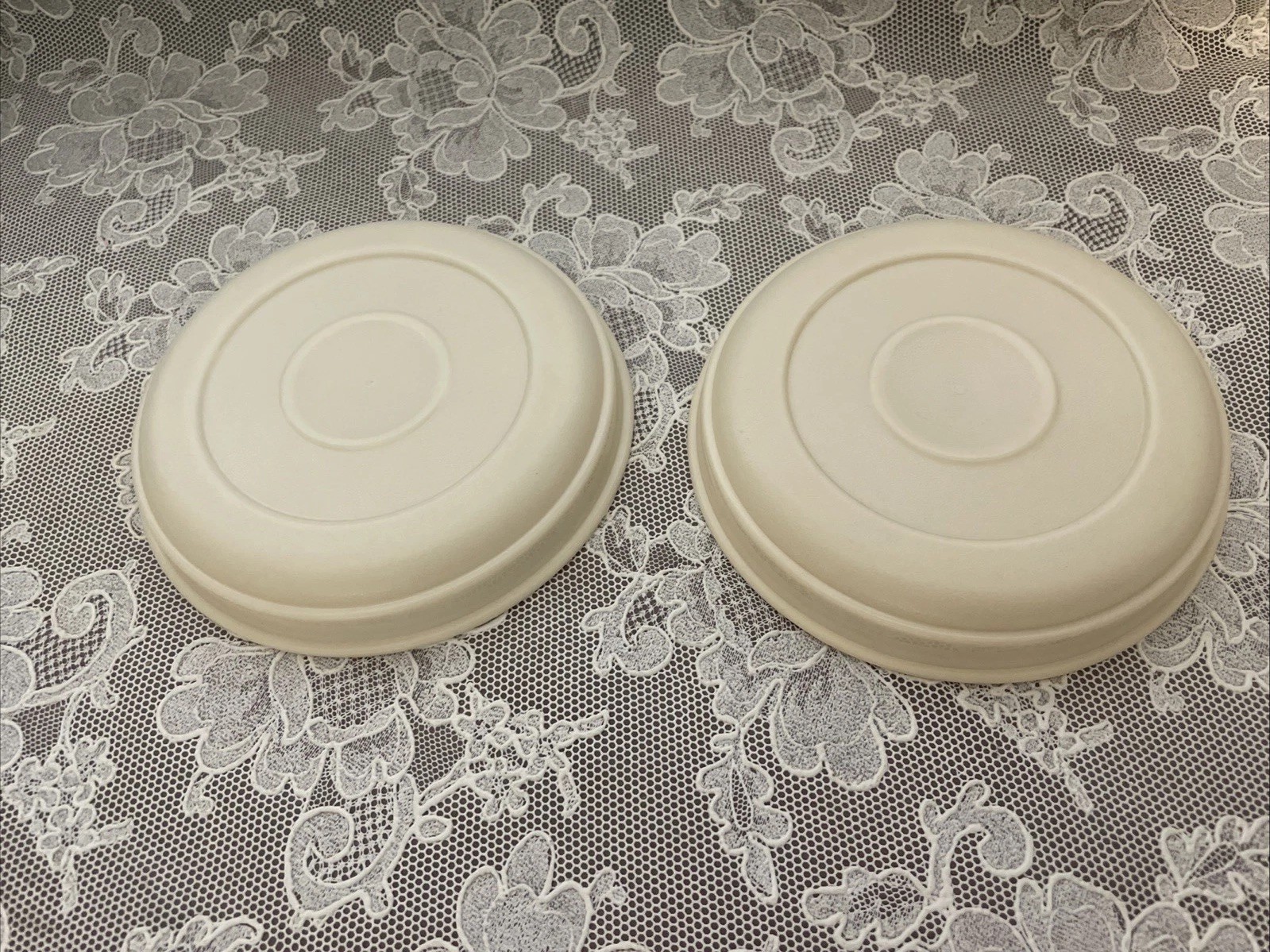 Rubbermaid Servin Saver #1 Round Almond Lid 0025 Replacement Lids ONLY Lot of 2