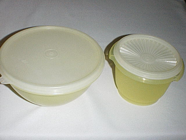 Vtg TUPPERWARE Mixing WONDERLIER Bowl #235 and SERVALIER Bowl #886 & Sheer Seals