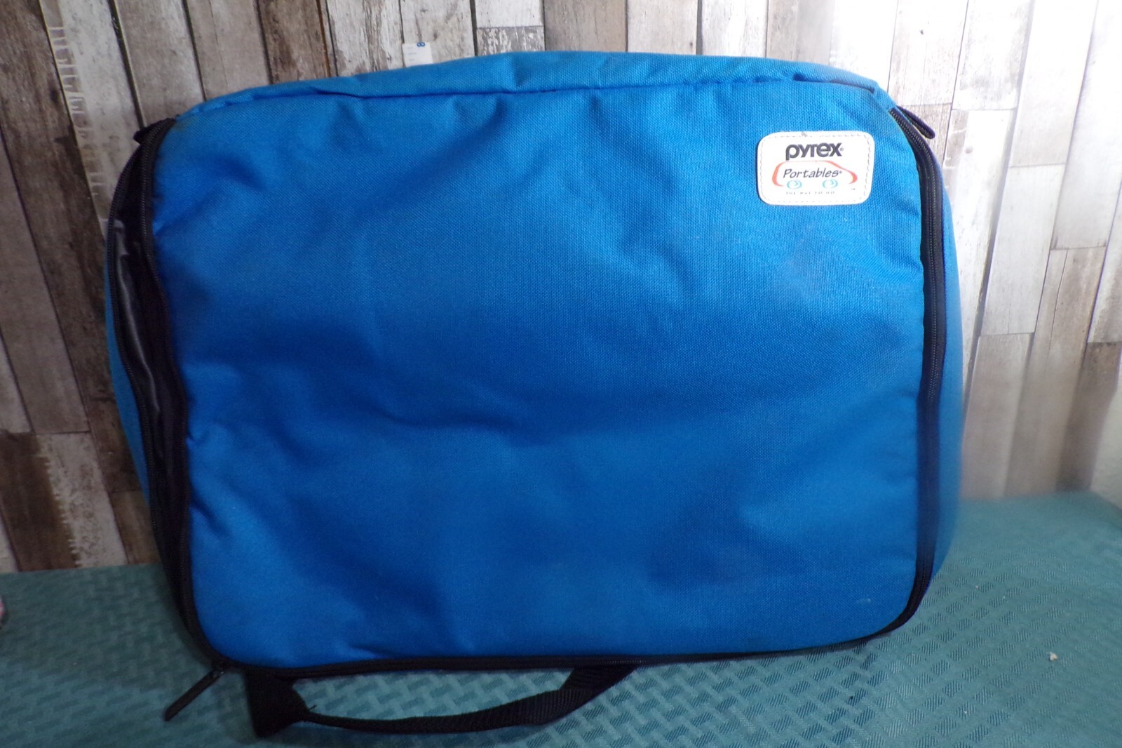 Pyrex Portables Insulated Carrier Casserole A WAY TO GO Travel Tote *Bag Only