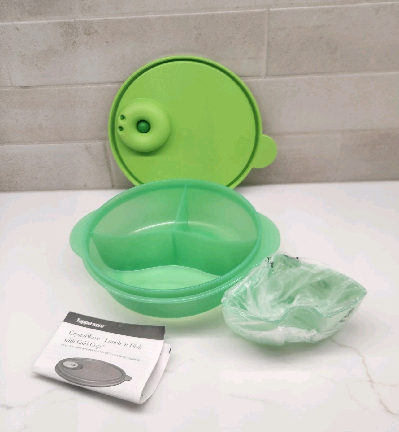 Tupperware CrystalWave Lunch N Dish with cold Cup Green New