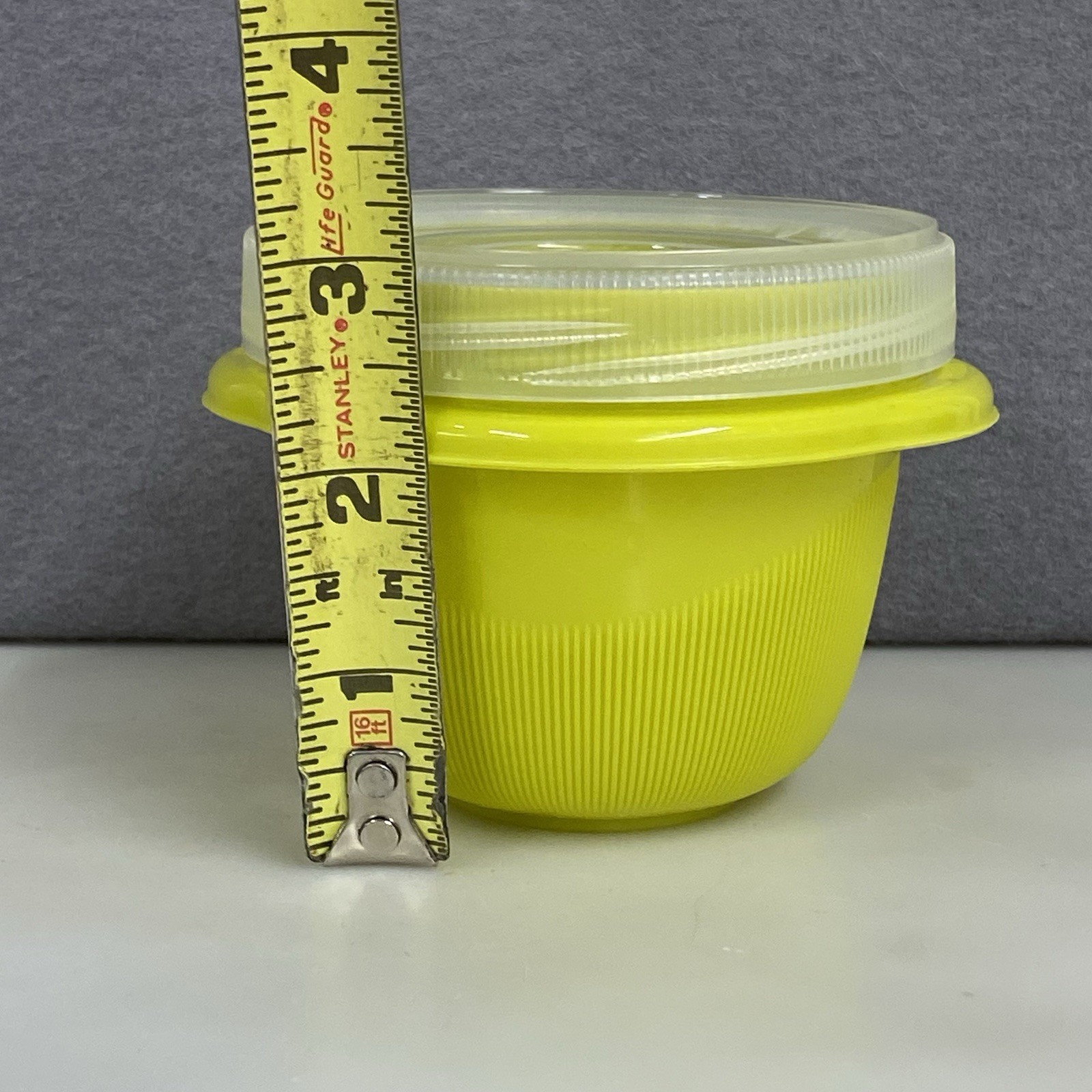 Rubbermaid Take Alongs Twist & Seal Food Storage Containers Set Of 5 – READ
