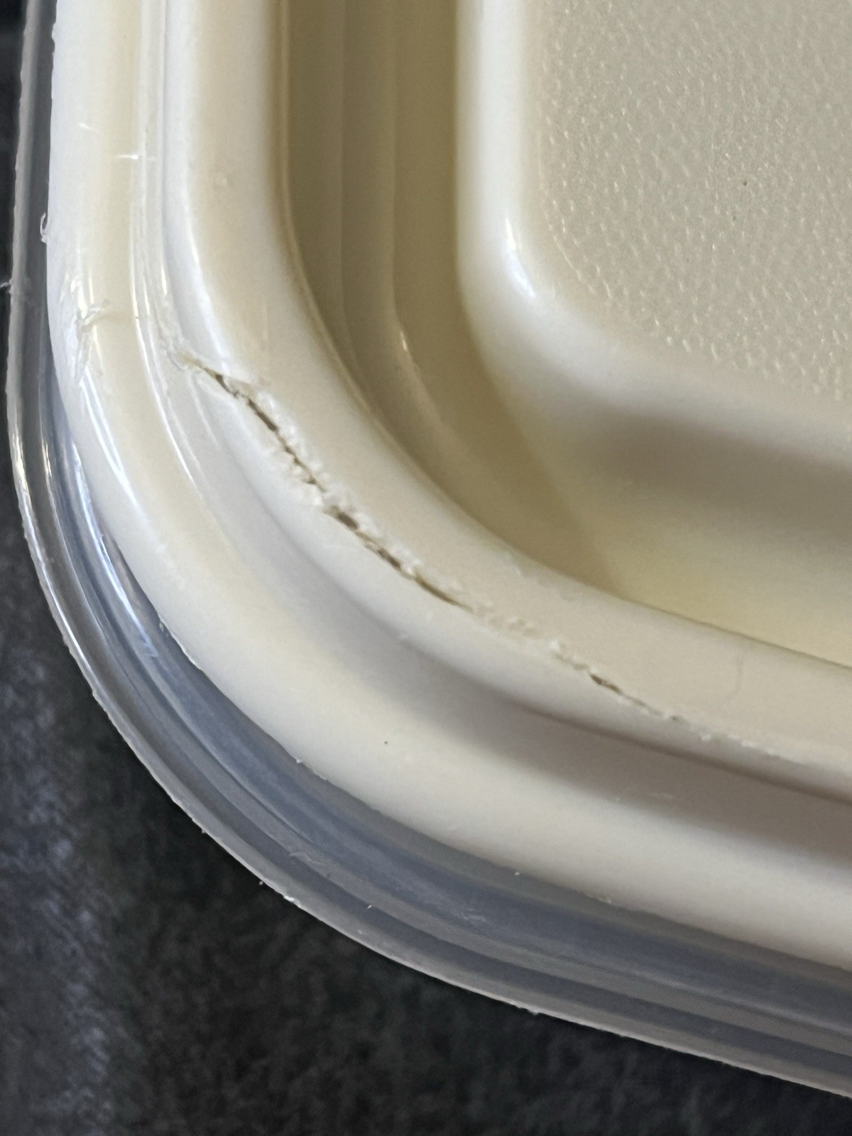 Rubbermaid Servin’ Saver #7 Deviled Egg Keeper Container Almond Lid