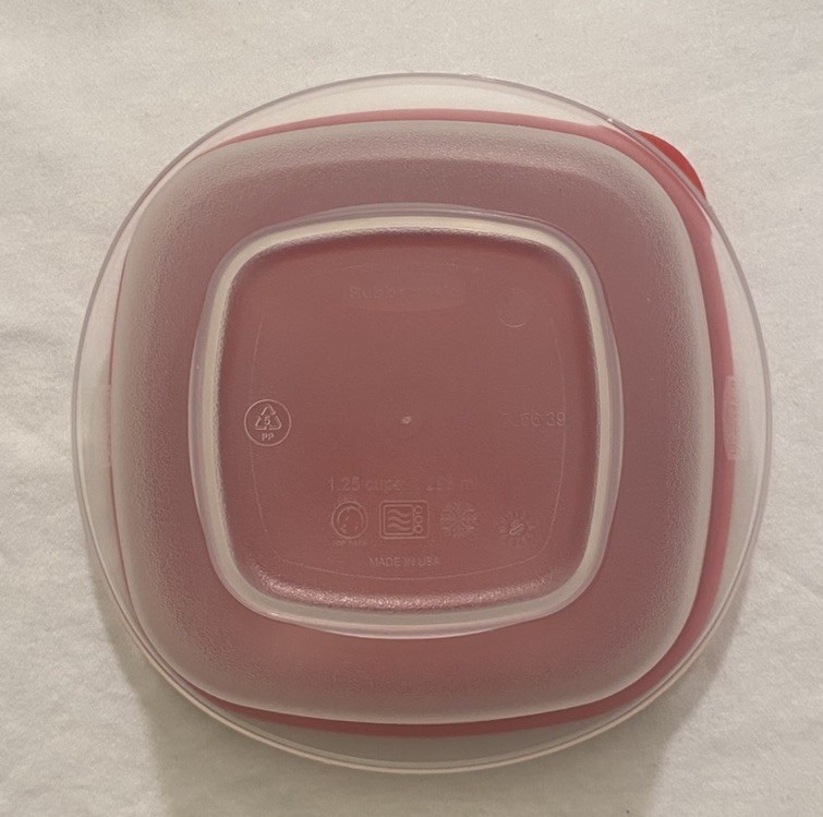 Rubbermaid Storage Container Square 1.25 Cups Easy Find Red Lids #7J56 39 USA
