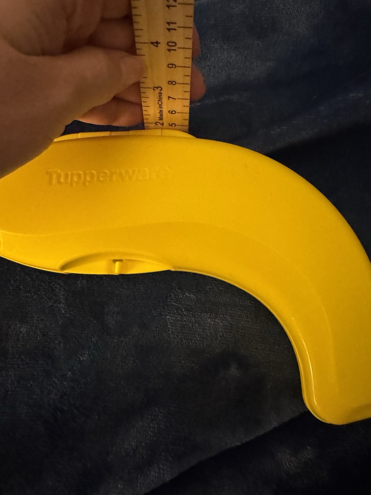 Tupperware Banana Keeper Forget-Me-Not Fruit Storage Container Retro Kitchen