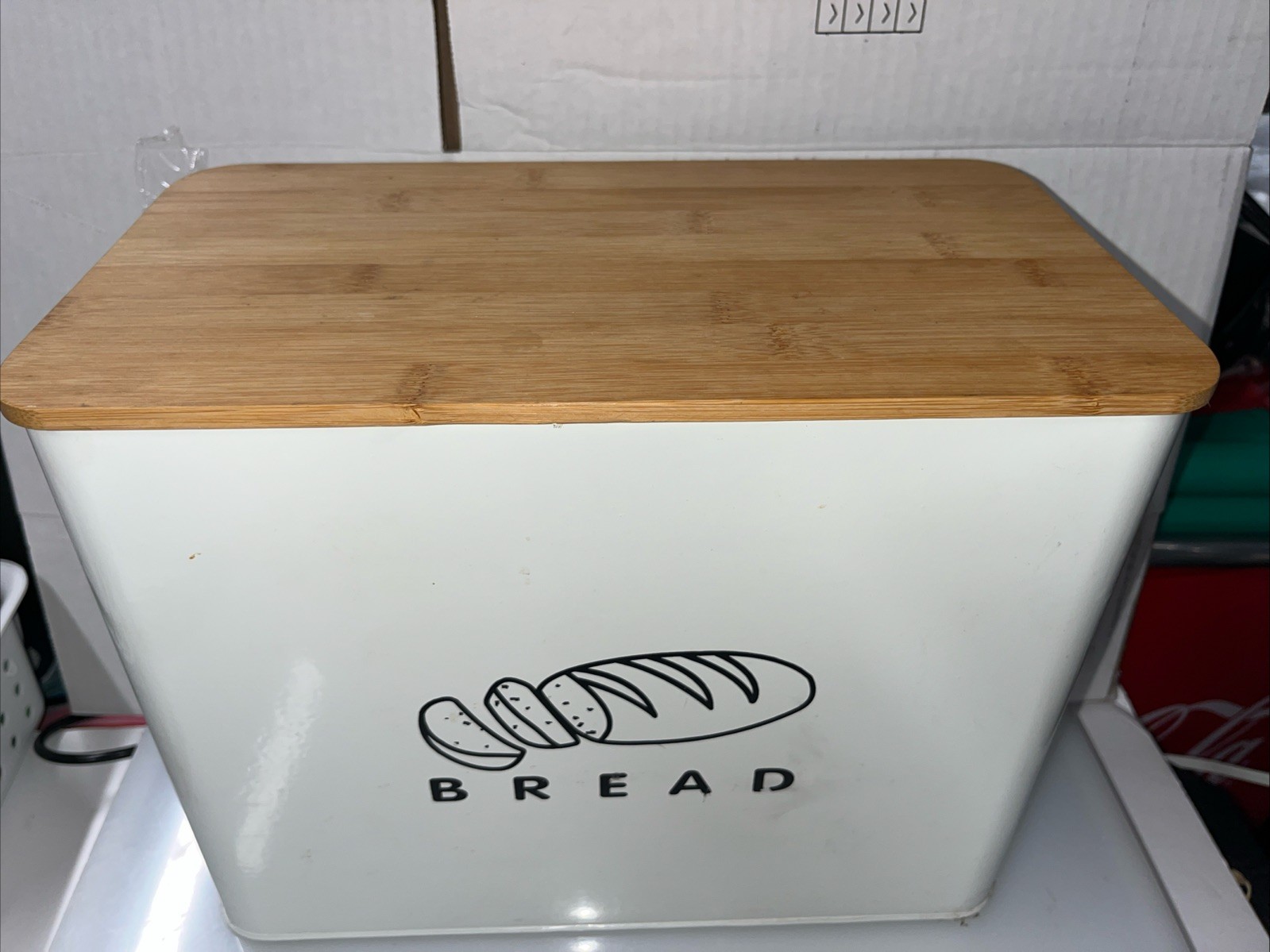 Metal Bread Bin – Bread Box with Bamboo Lid and Integrated Chopping Board 33×23