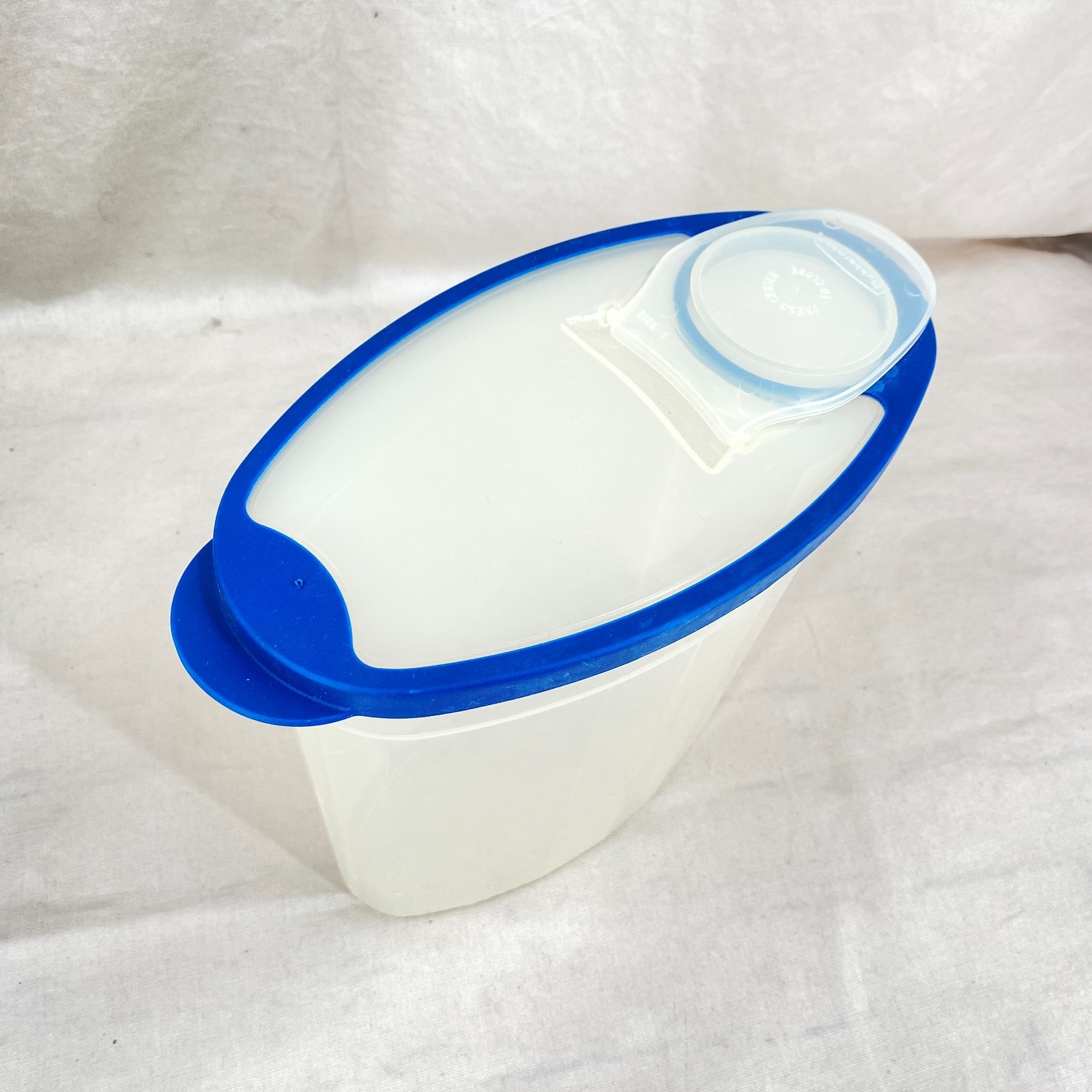 Rubbermaid #5 Servin Saver Flex Seal 1.5 Gallon Cereal Food Container Blue Lid