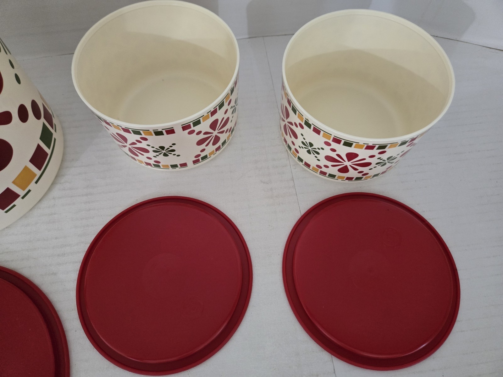 6 Piece Tupperware Happy Hacienda One Touch Canister 5.5L/5 Cup (2) FREE SHIP