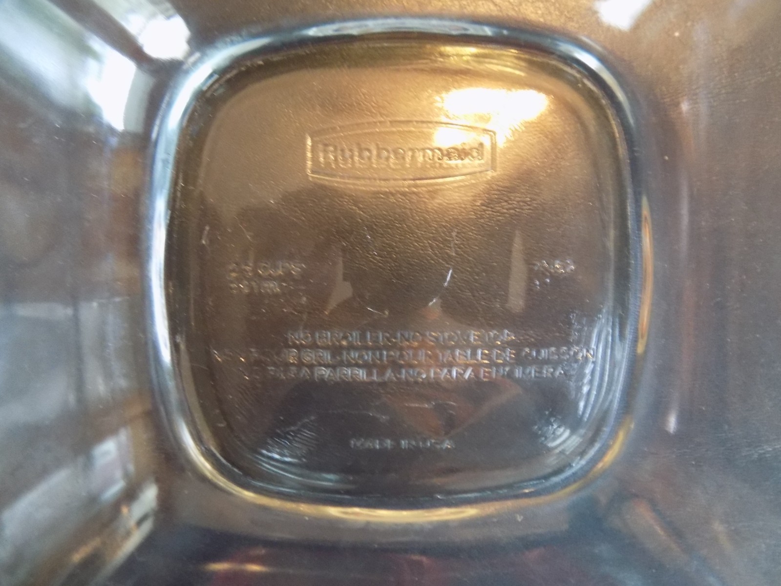 RUBBERMAID Glass Food Storage 2.5 cups Square Model With Lid