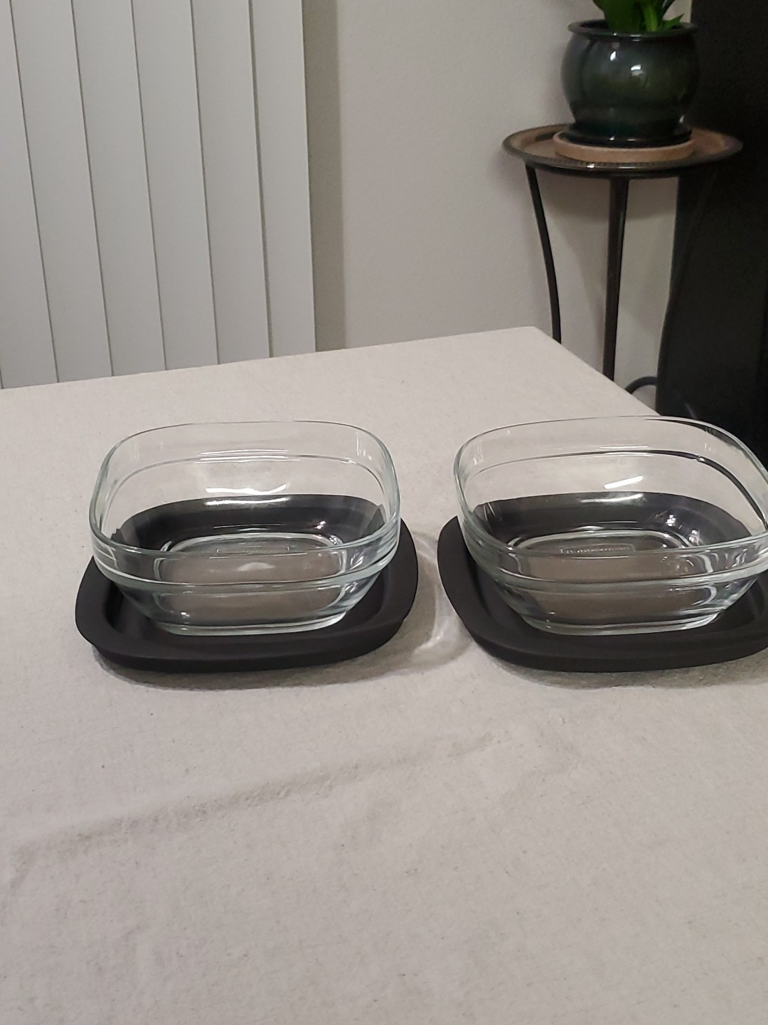 2 Rubbermaid 2.5 Cup Glass Food Storage Container w Gray Lid USA Pair Discont