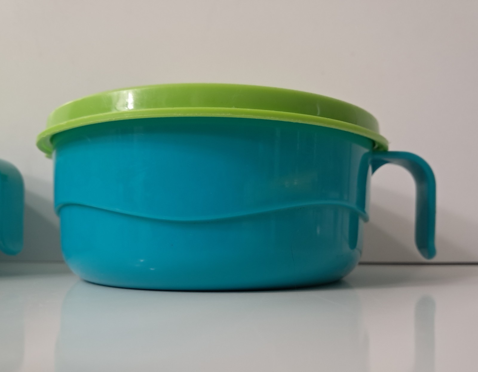 Tupperware Toddlers Bowl Set 2/8 Oz Each Teal Blue Lime Lids Handles 2251A A10