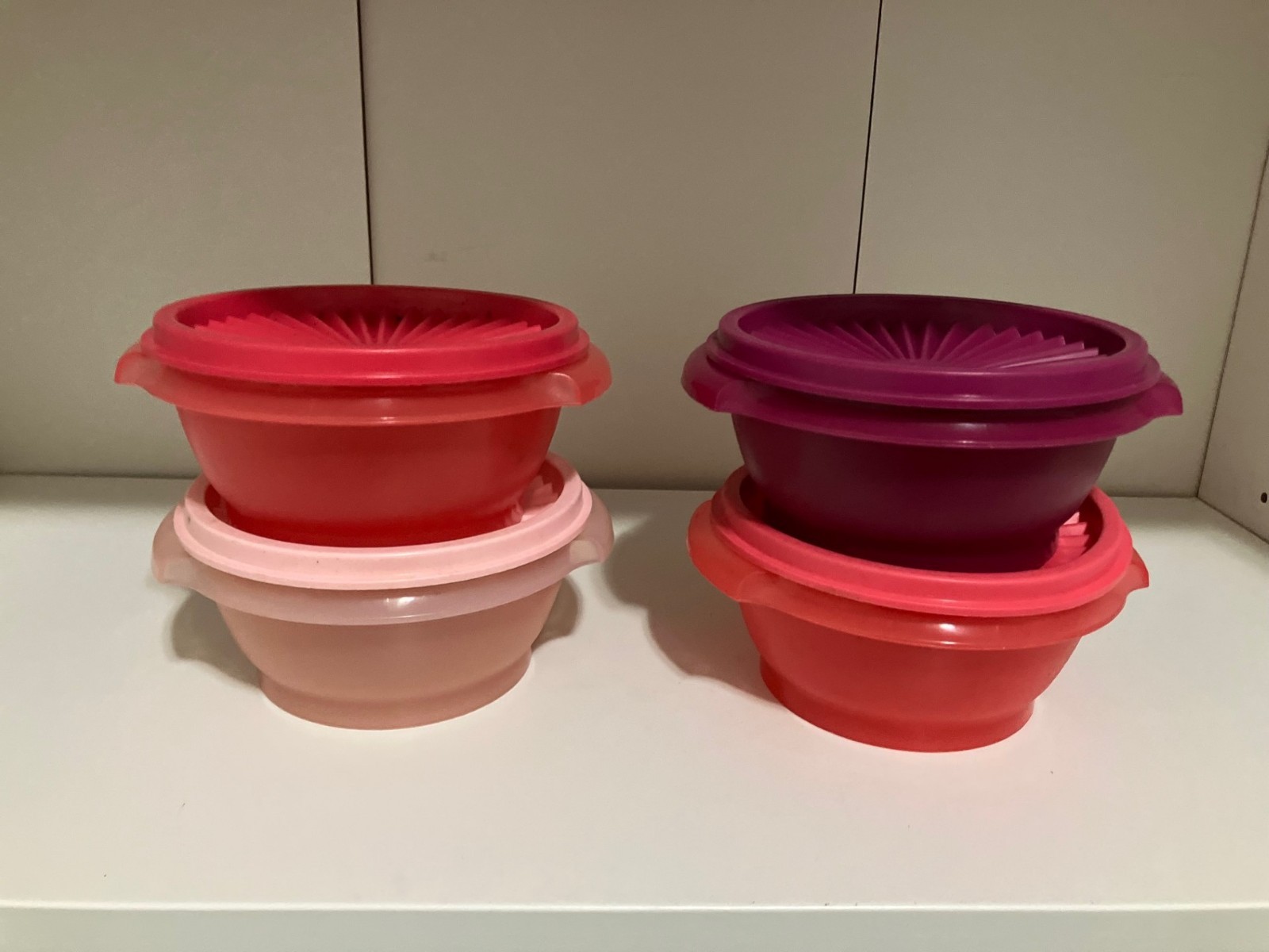 Tuppperware Heritage Collection Sety of 4 Pink 11.5 oz Containers