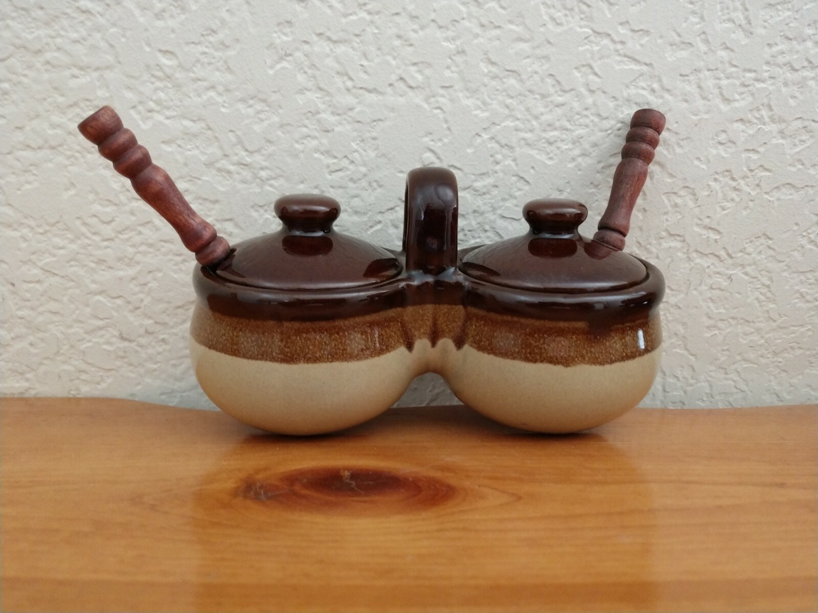 TWO TONE BROWN STONEWARE CONDIMENT TAKE AWAY CADDY SERVING SET FARMHOUSE STYLE