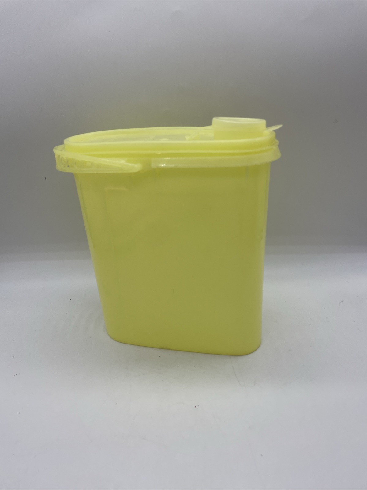 Tupperware Yellow Modular Oval Container Pour Spout Lid Handle 7 Cup Vintage
