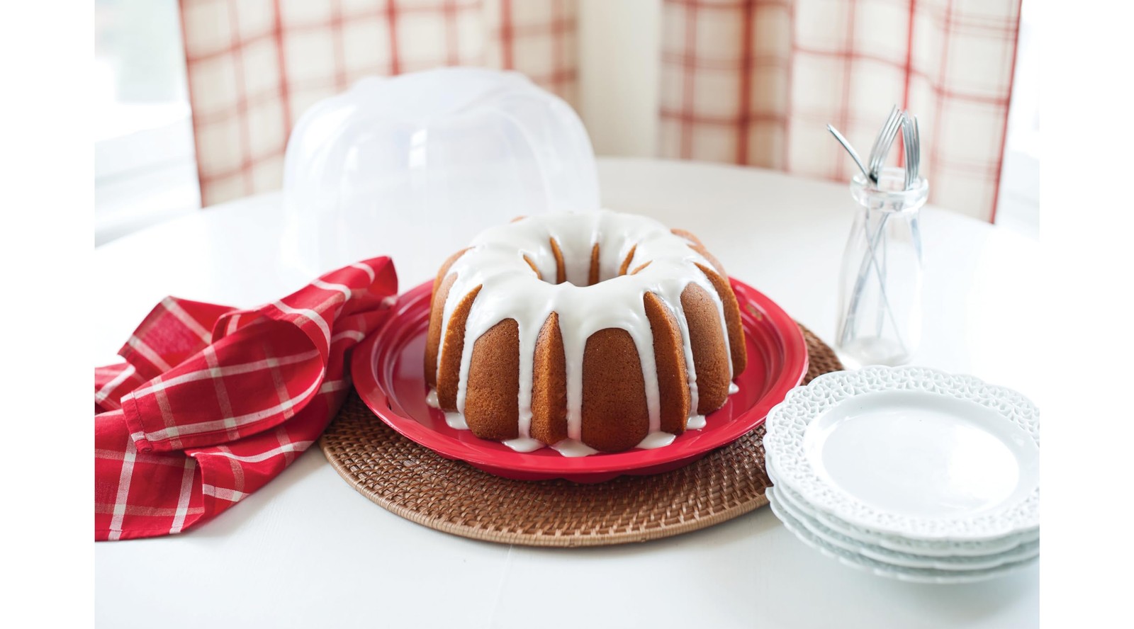 Nordic Ware Bundt Cake Keeper, Plastic, 13 in 13 L X 12 W X 7 H, Red