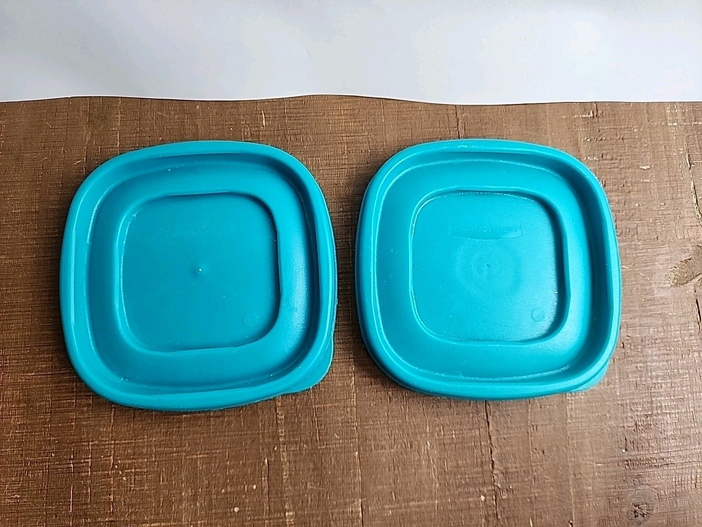 Rubbermaid Teal Turquoise Replacement Lid Cover 4” Square 7J58 Lot Of 2
