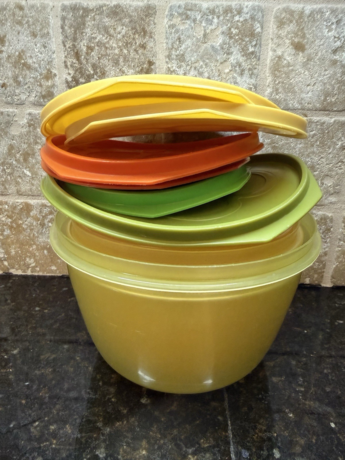 VTG Rubbermaid Daisy Flower Power Storage Nesting Bowls Set of 6 Lids Containers