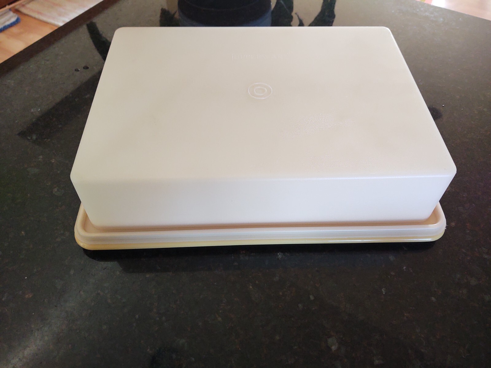 LARGE SHEET CAKE KEEPER CARRIER 3 PIECE SET 13 X 9 HARVEST GOLD TUPPERWARE