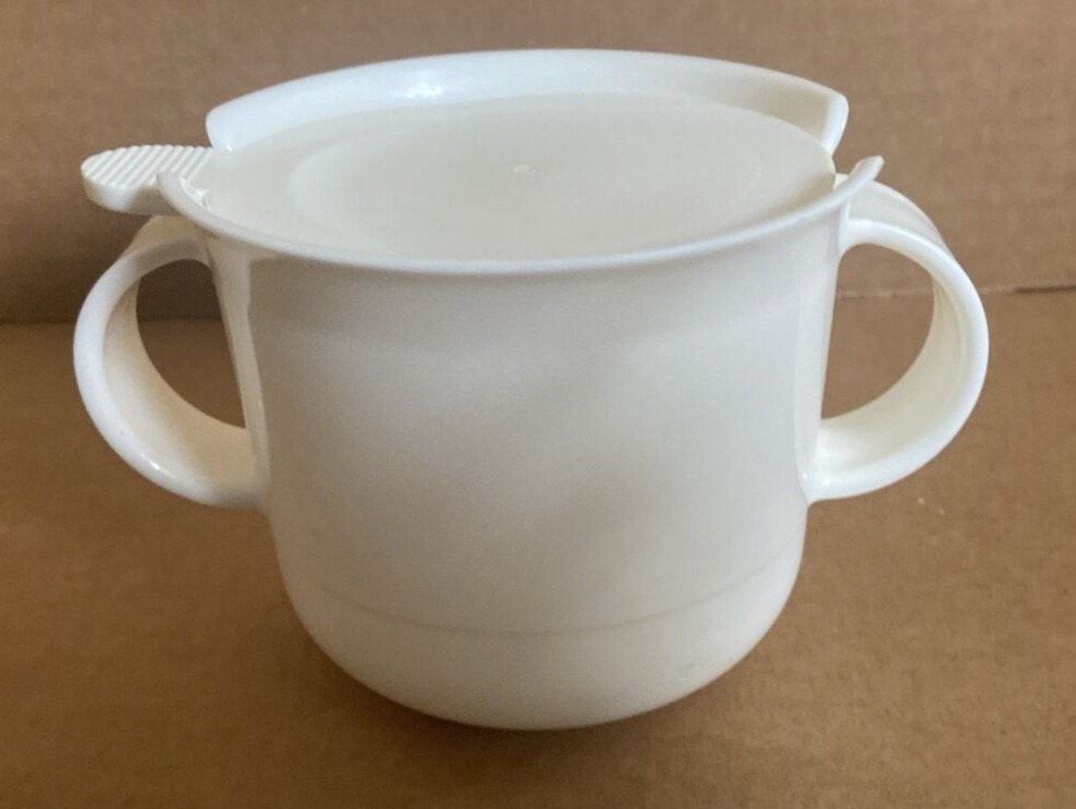 Tupperware Vintage Sugar Bowl Container with Lid 2310A-3 White *pre-owned* 10 oz