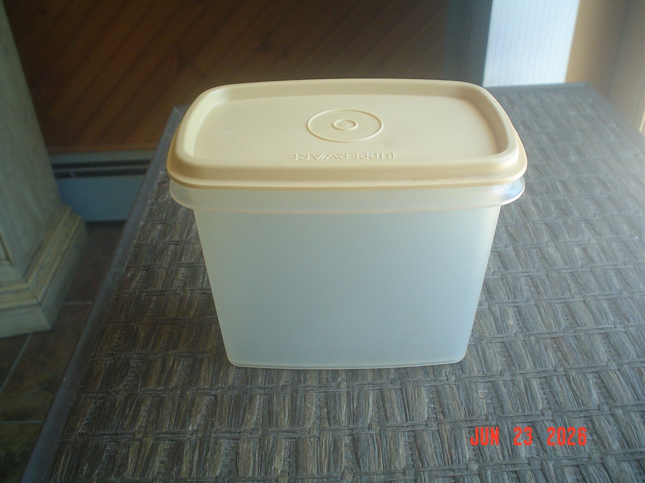 VINTAGE TUPPERWARE 5x4x3 IN. CONTAINER WITH LID – 1243 & 1244 – GREAT SHAPE